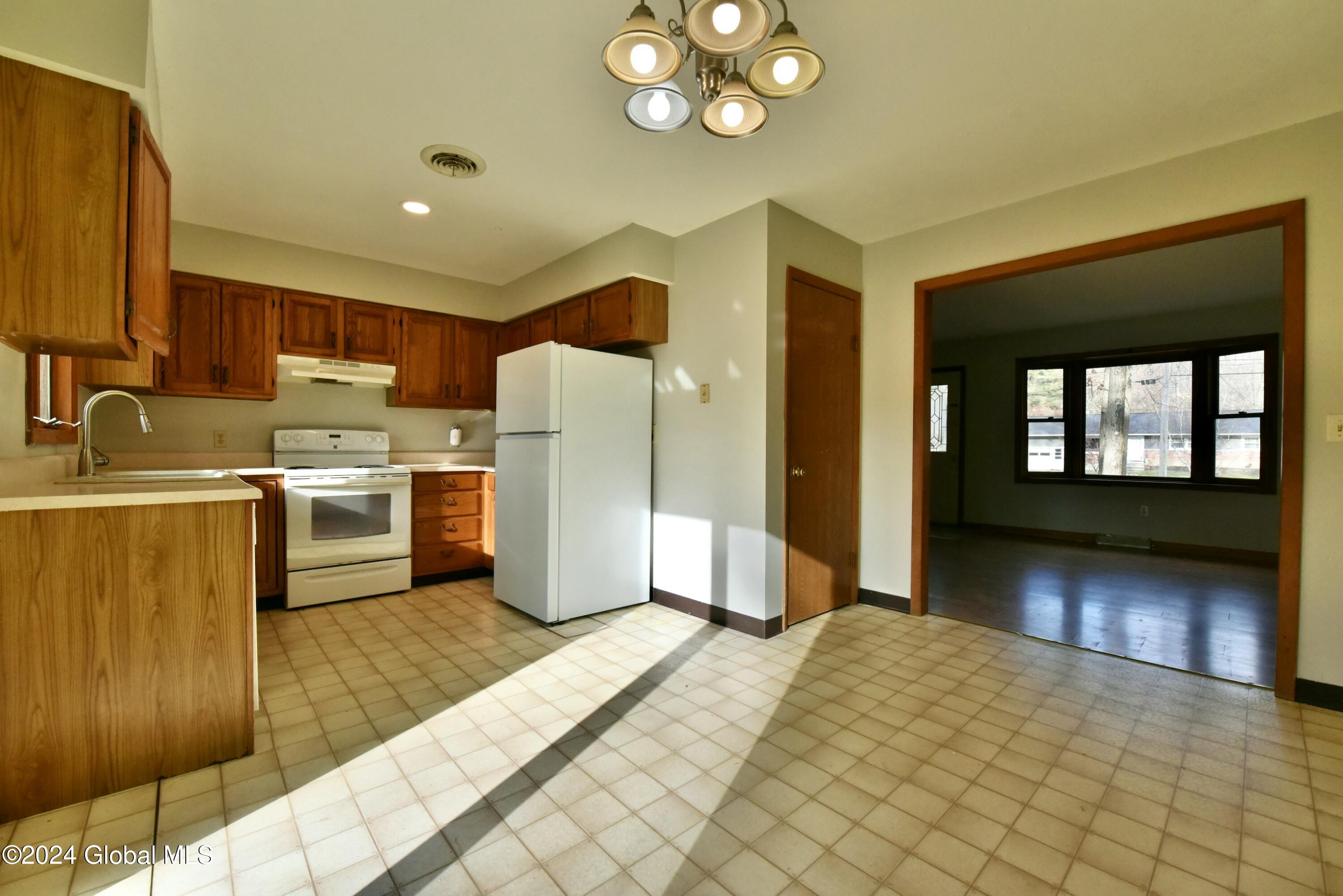 27 Collamer Drive