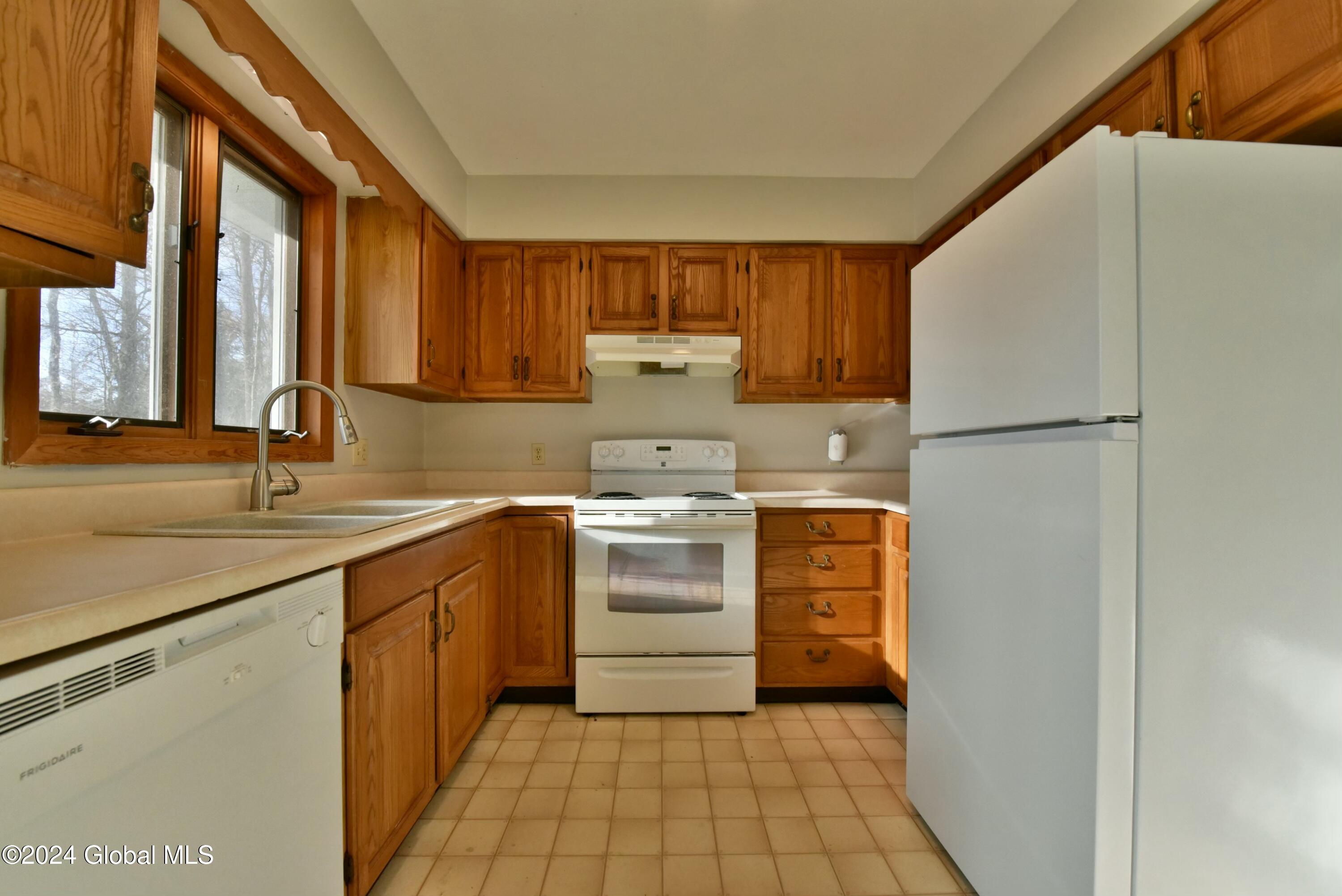 27 Collamer Drive