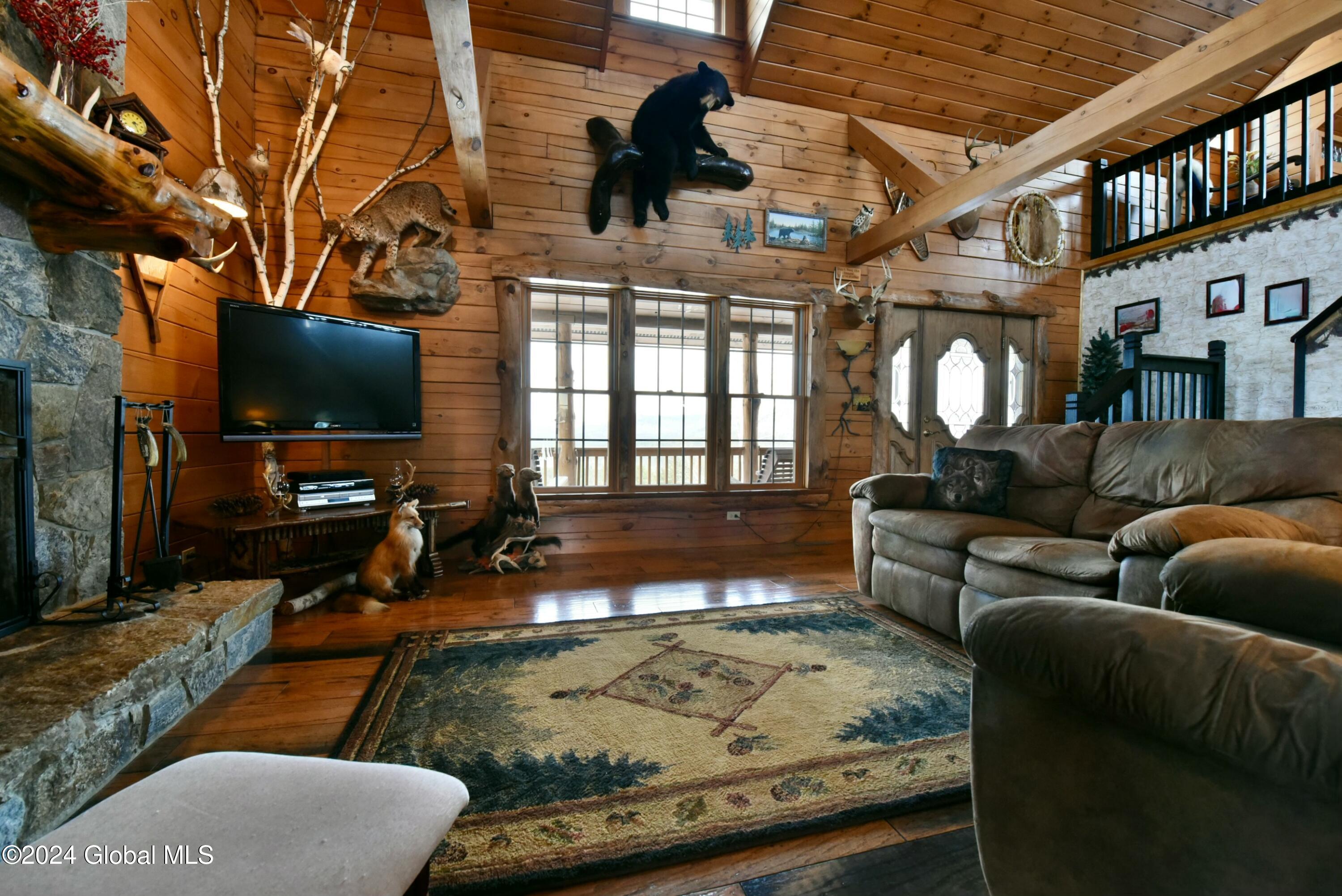 64 Reynolds Mountain Road