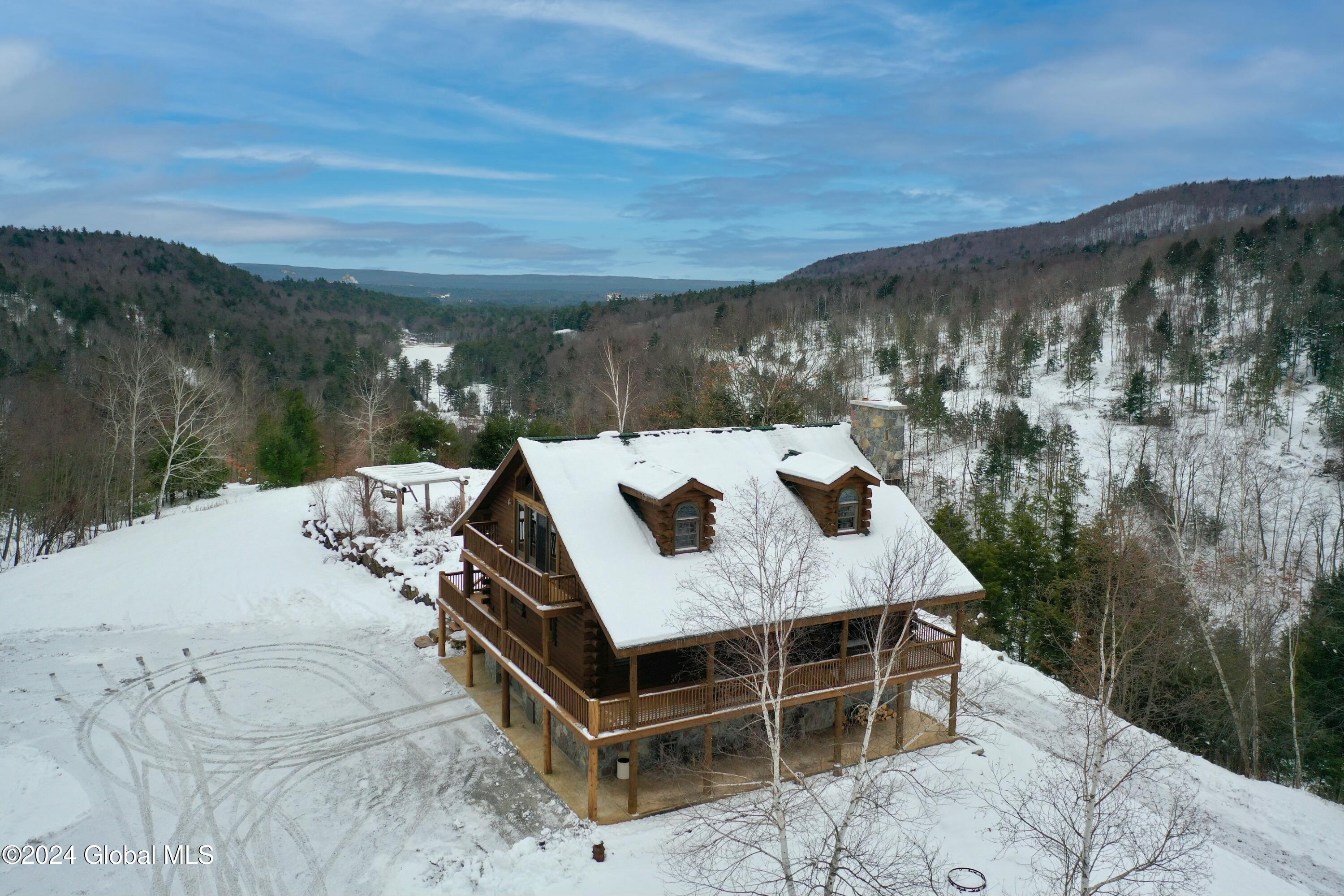64 Reynolds Mountain Road