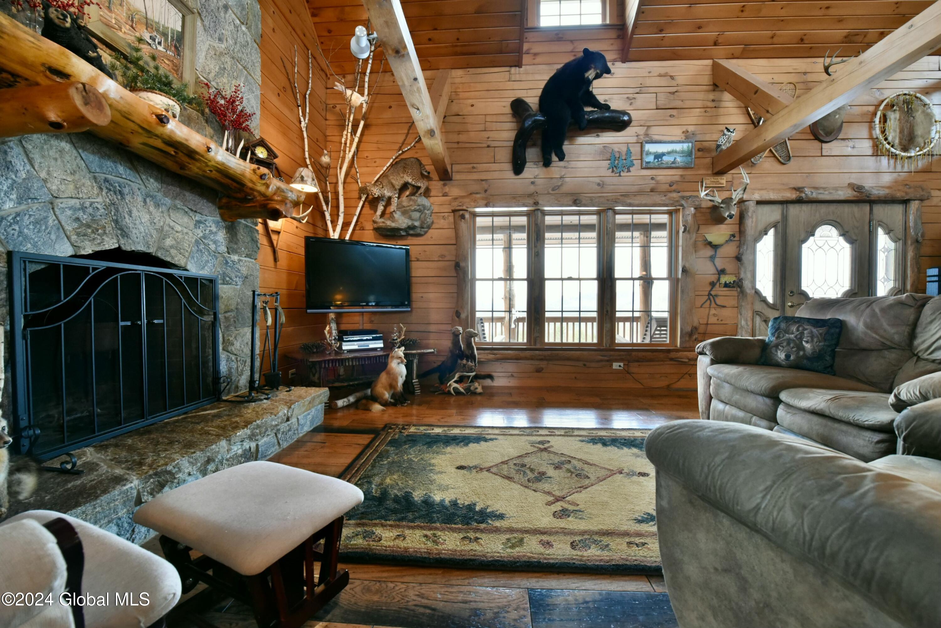 64 Reynolds Mountain Road