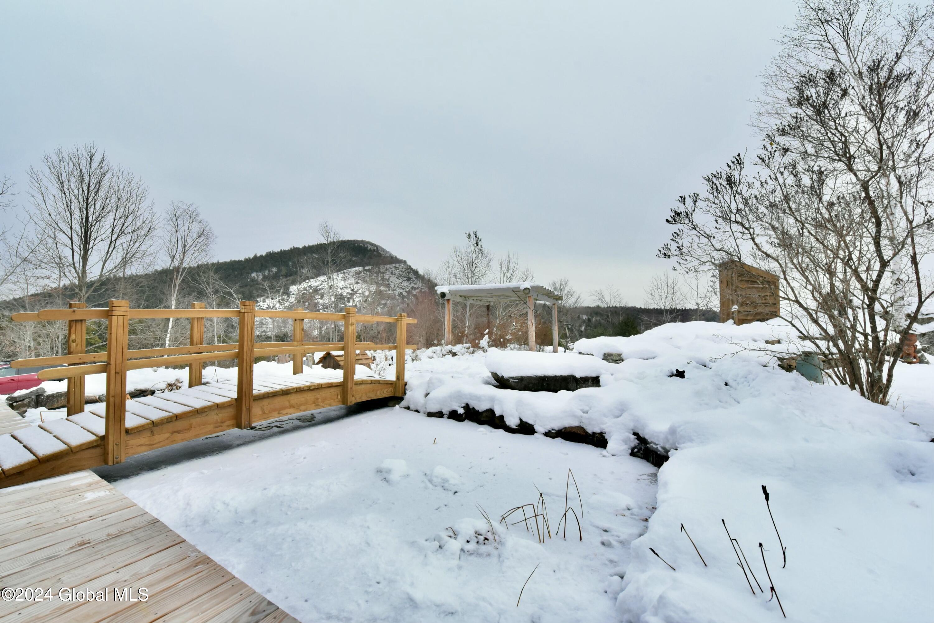 64 Reynolds Mountain Road
