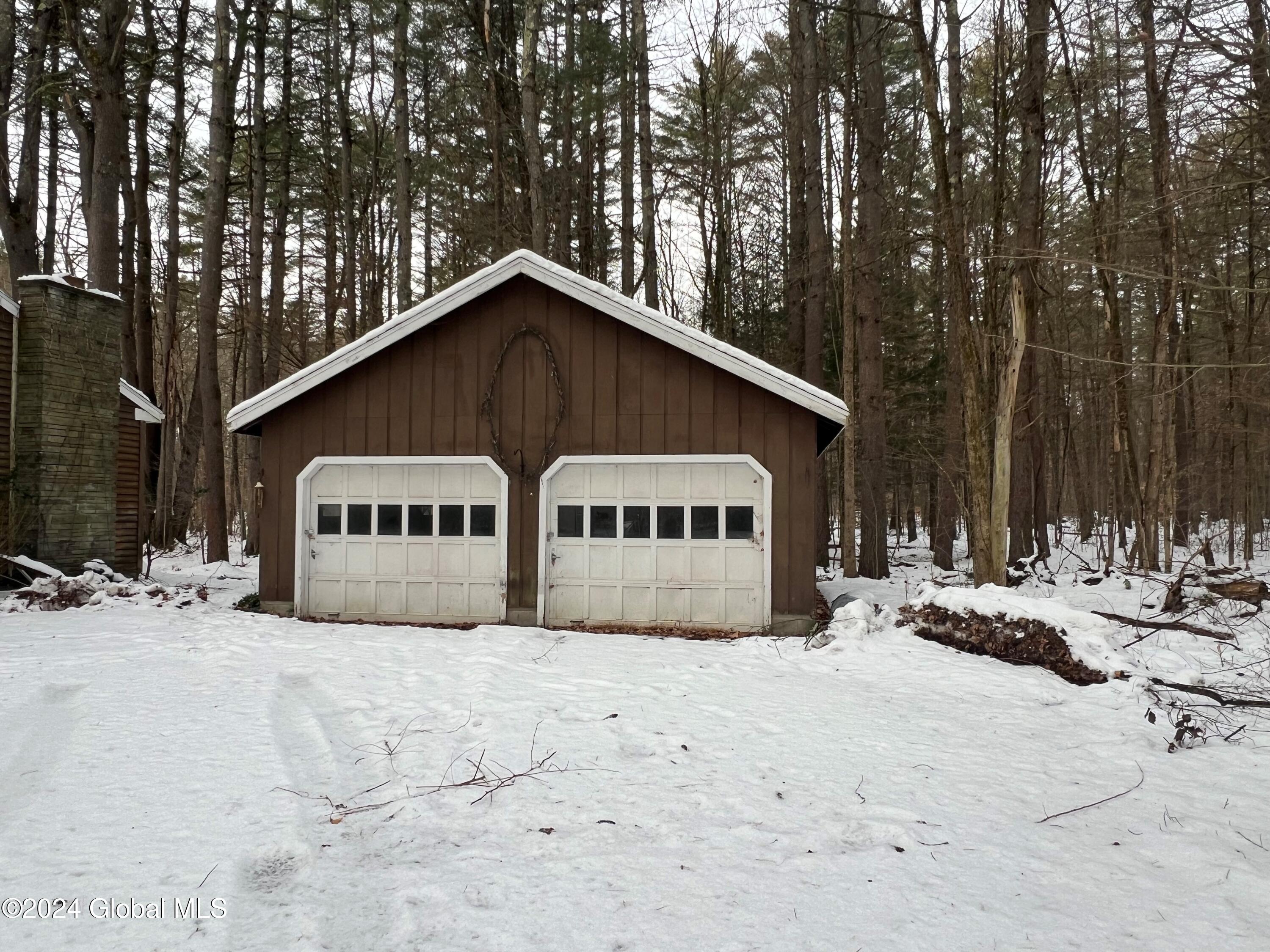 1011 Middleline Road