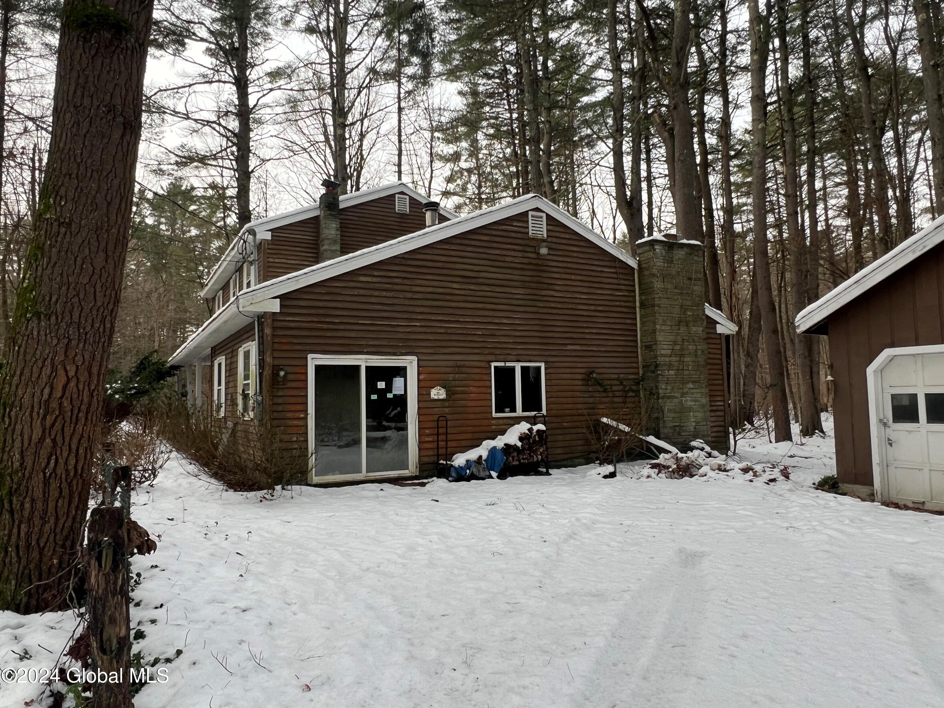 1011 Middleline Road