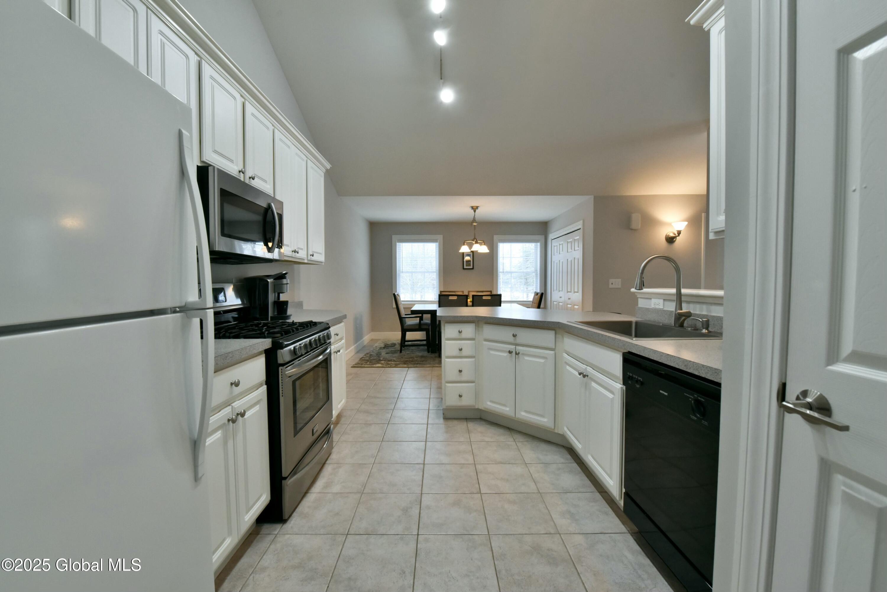 324 Ballston Avenue, # A5