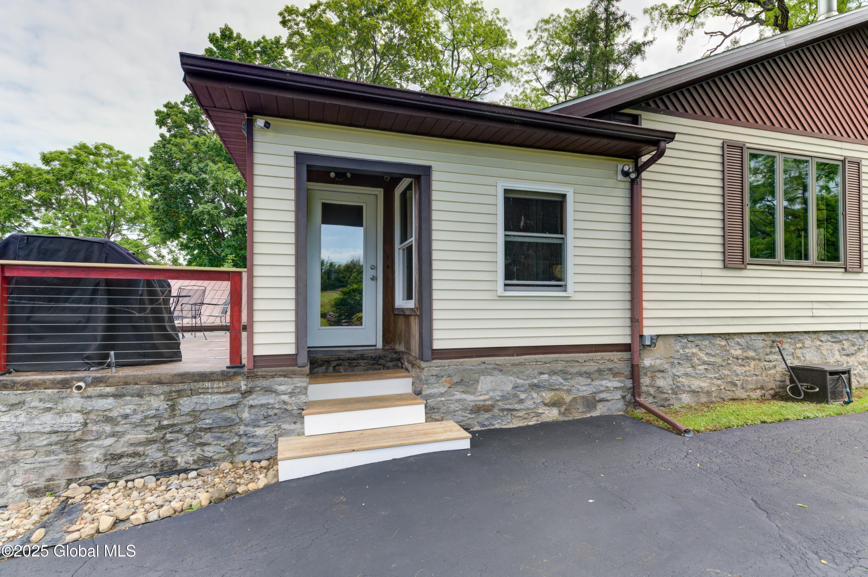 5037 Sacandaga Road