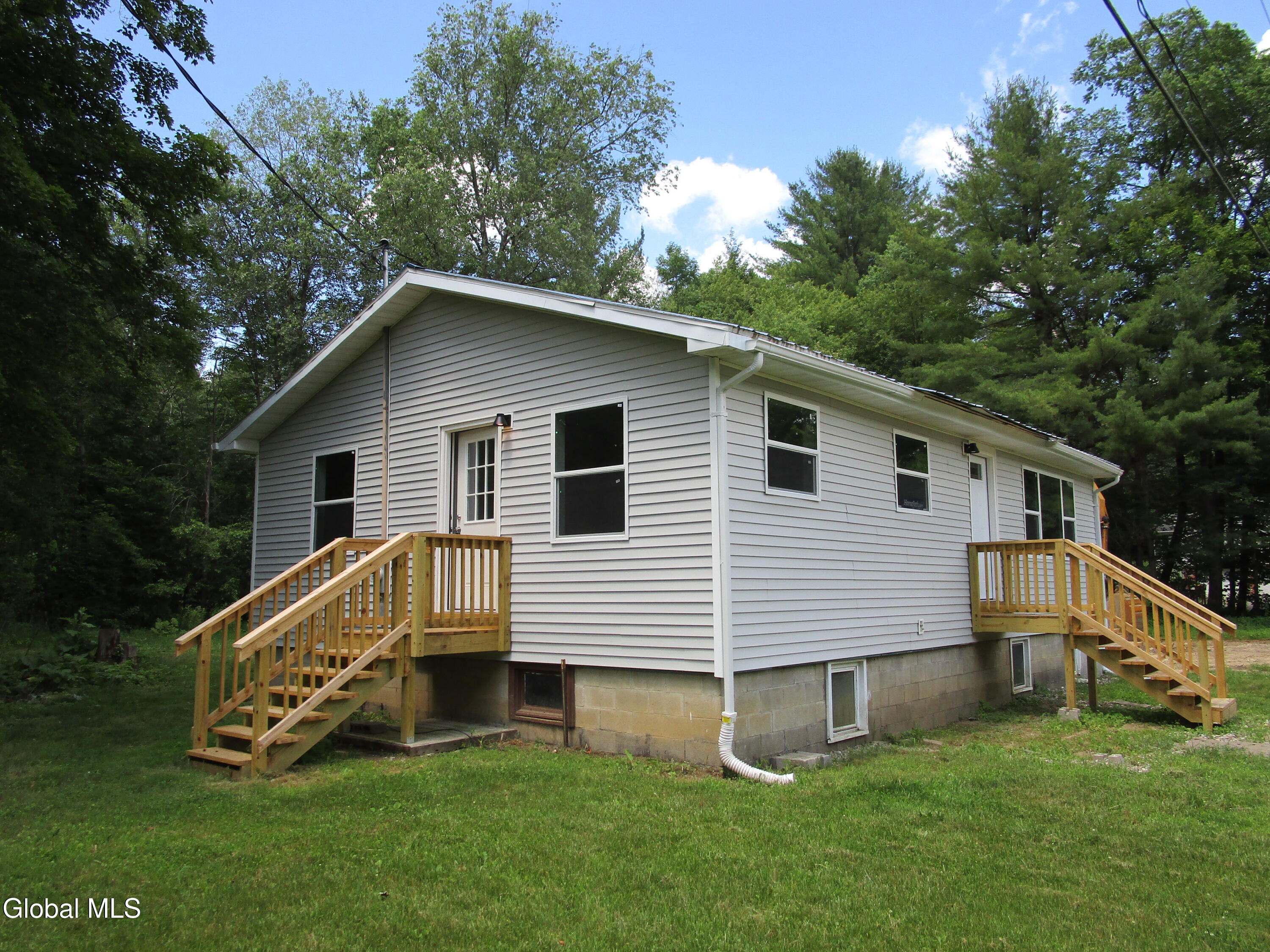 87 N Greenfield Road