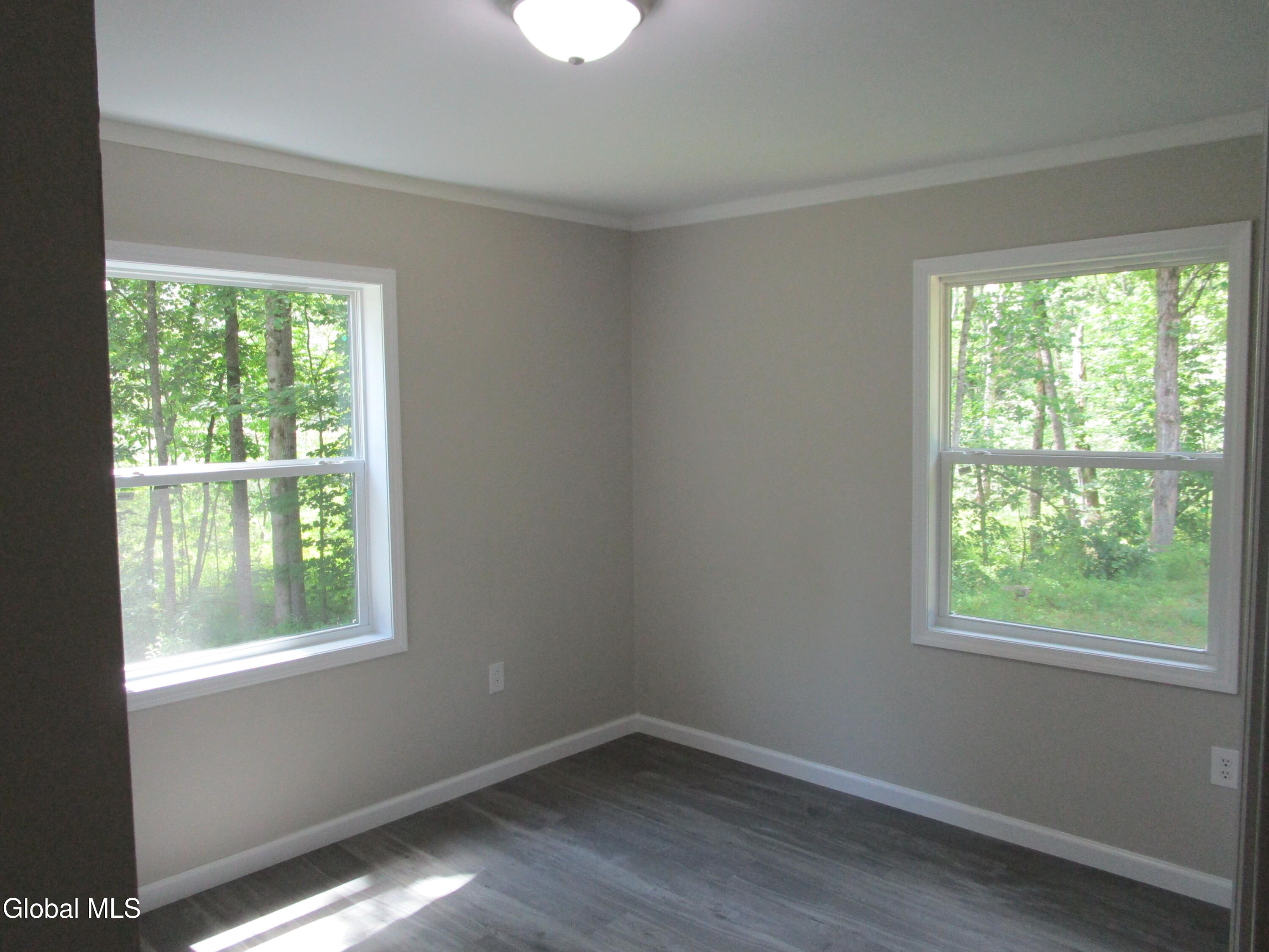87 N Greenfield Road