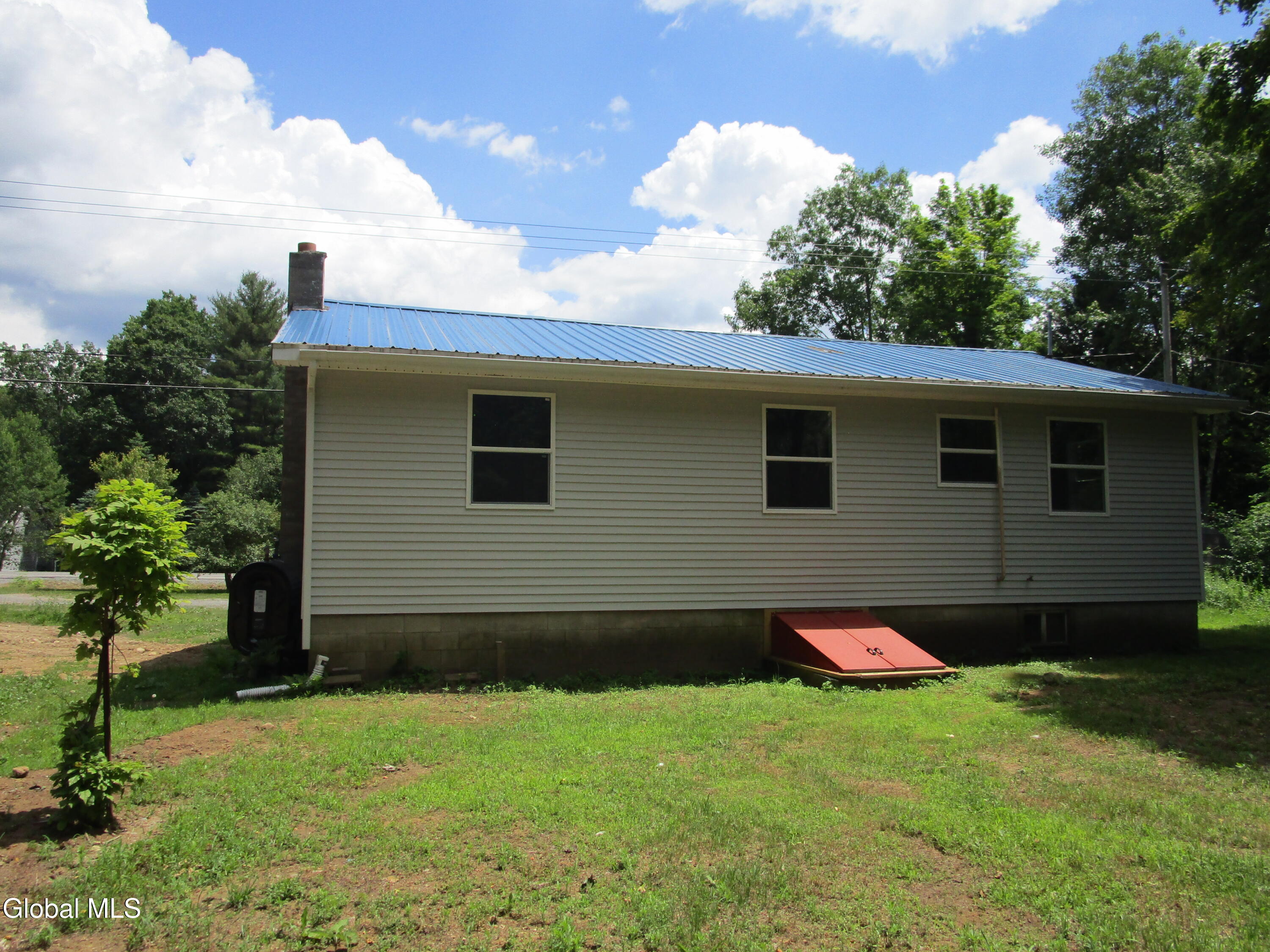 87 N Greenfield Road
