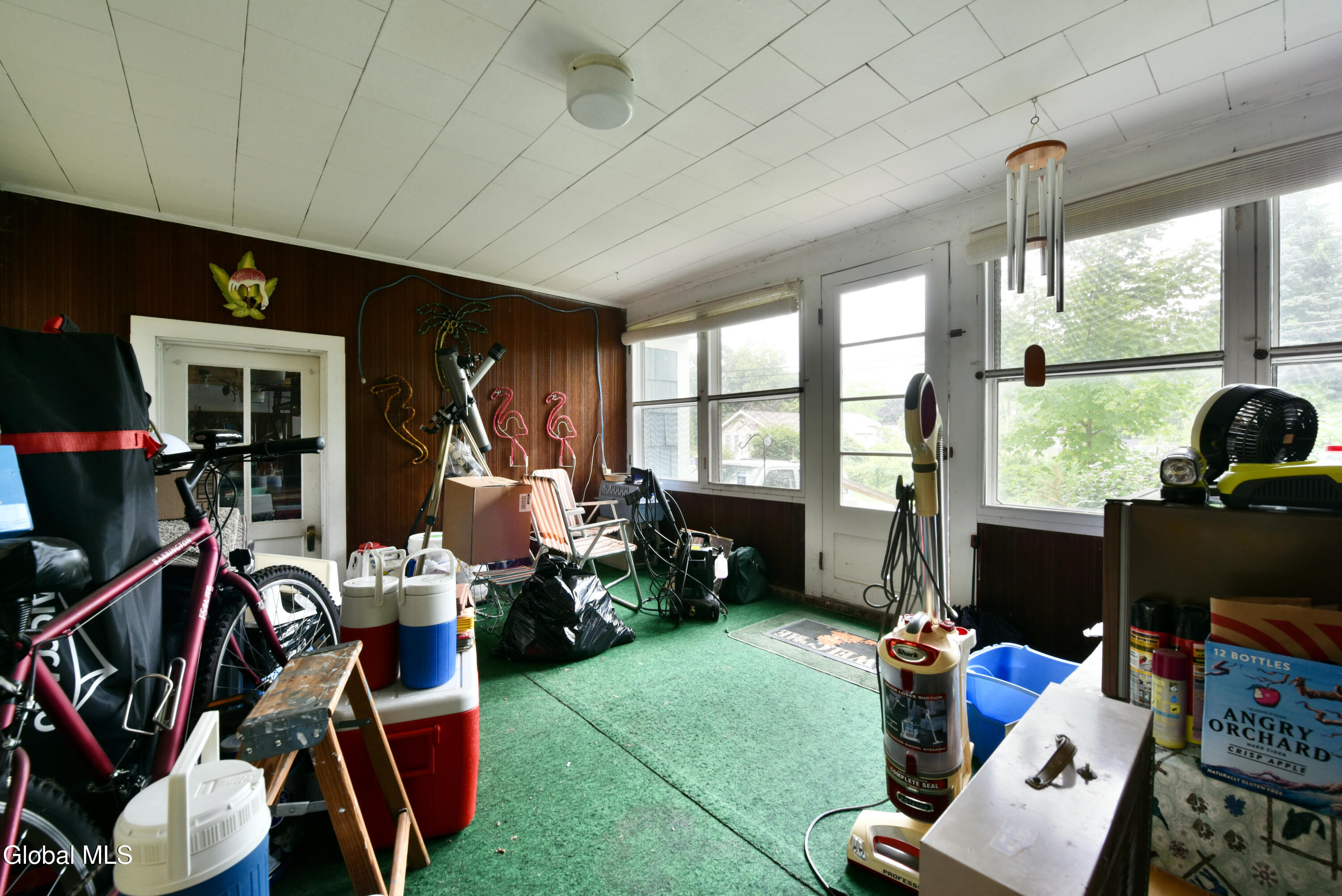 81 Dixon Road