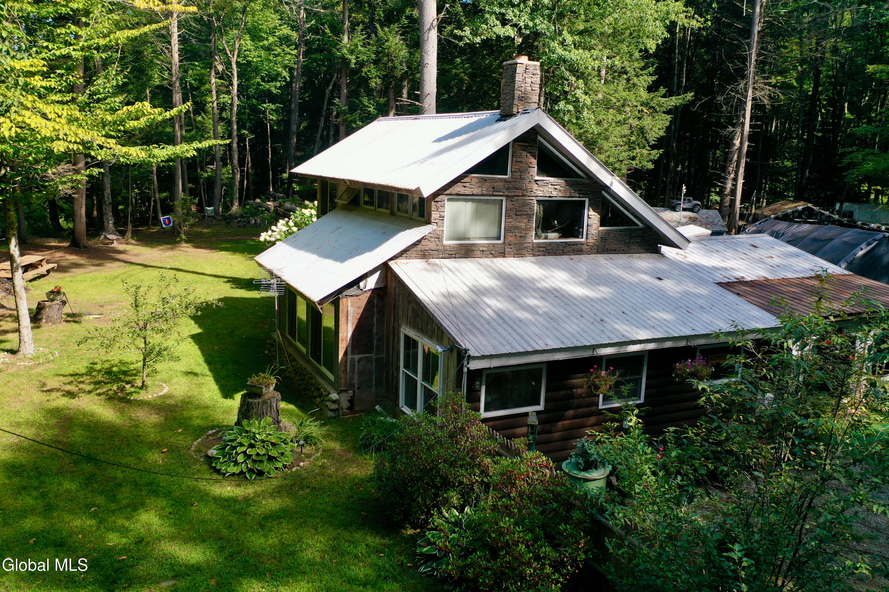 550 N Creek Road