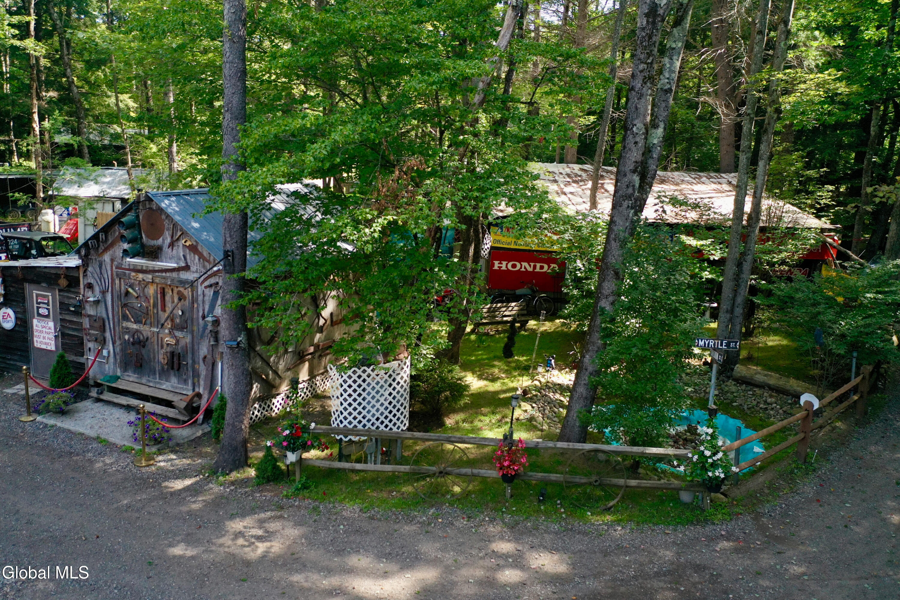 550 N Creek Road