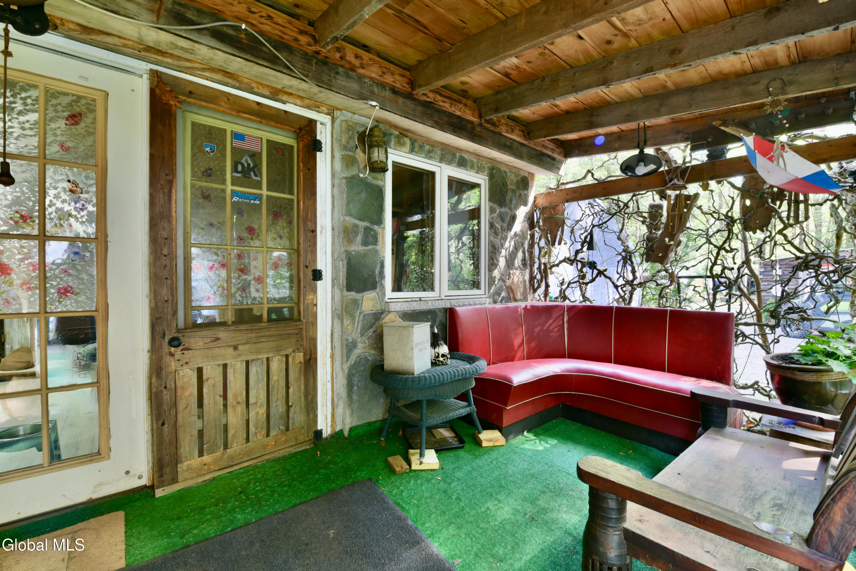 550 N Creek Road