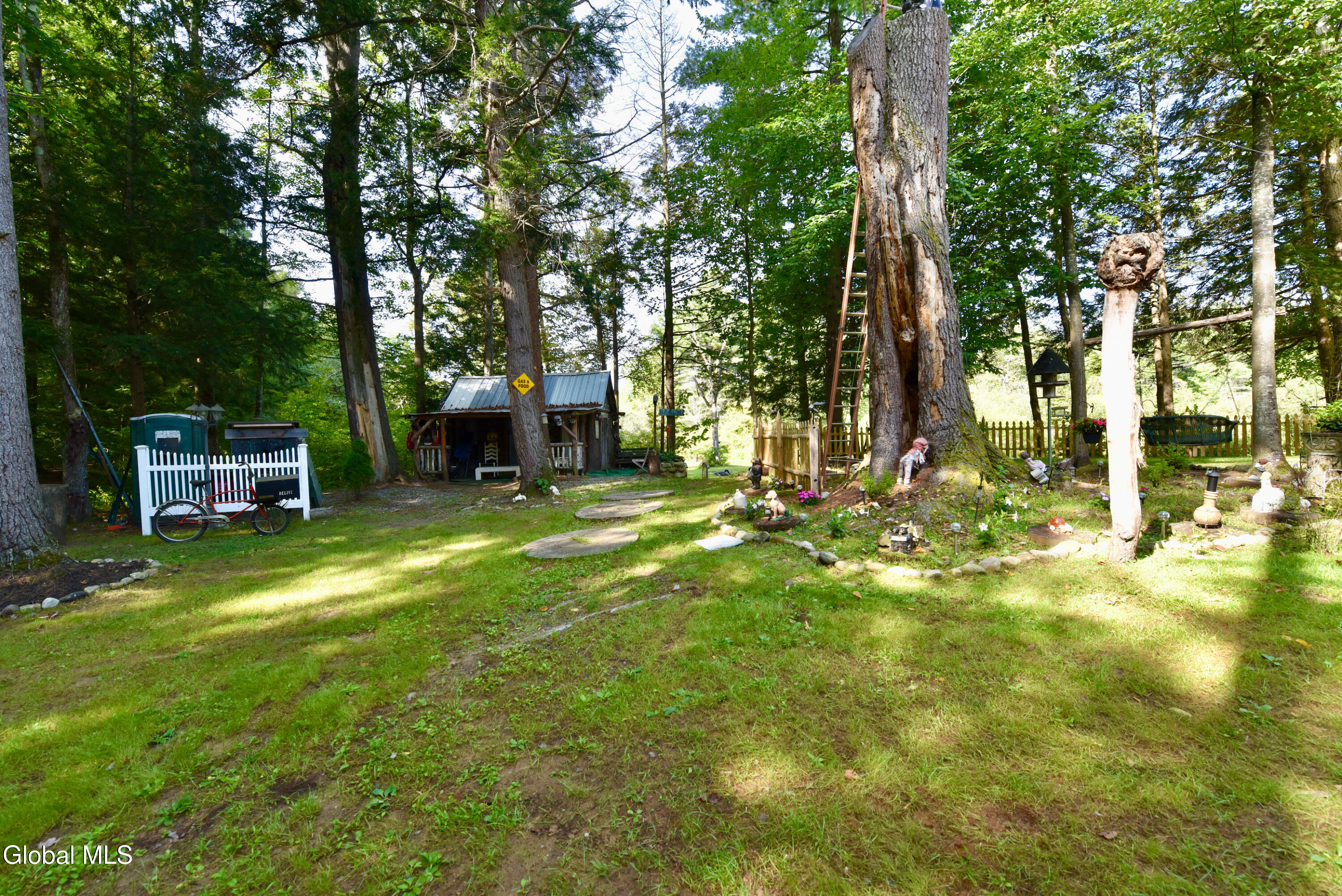 550 N Creek Road