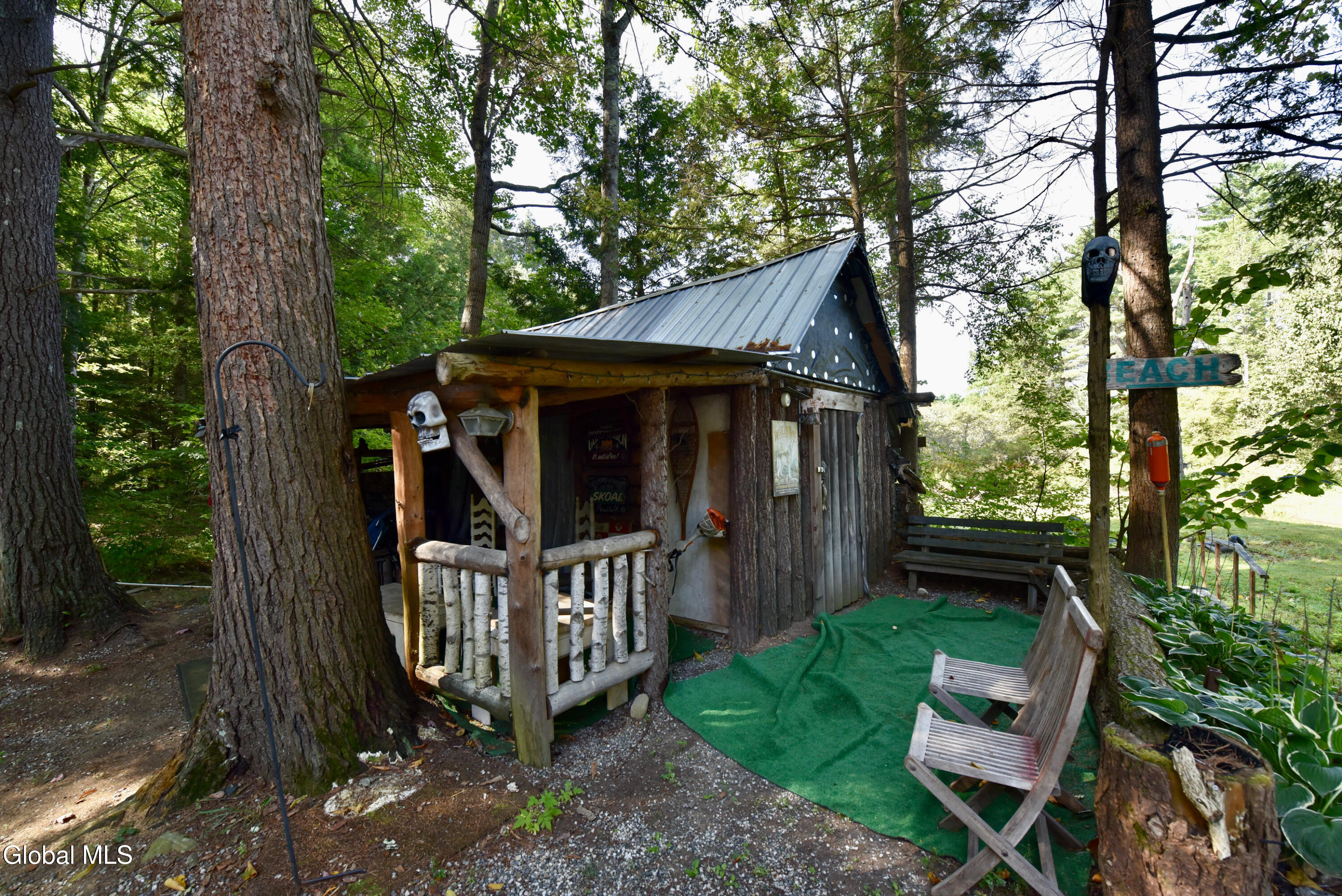 550 N Creek Road