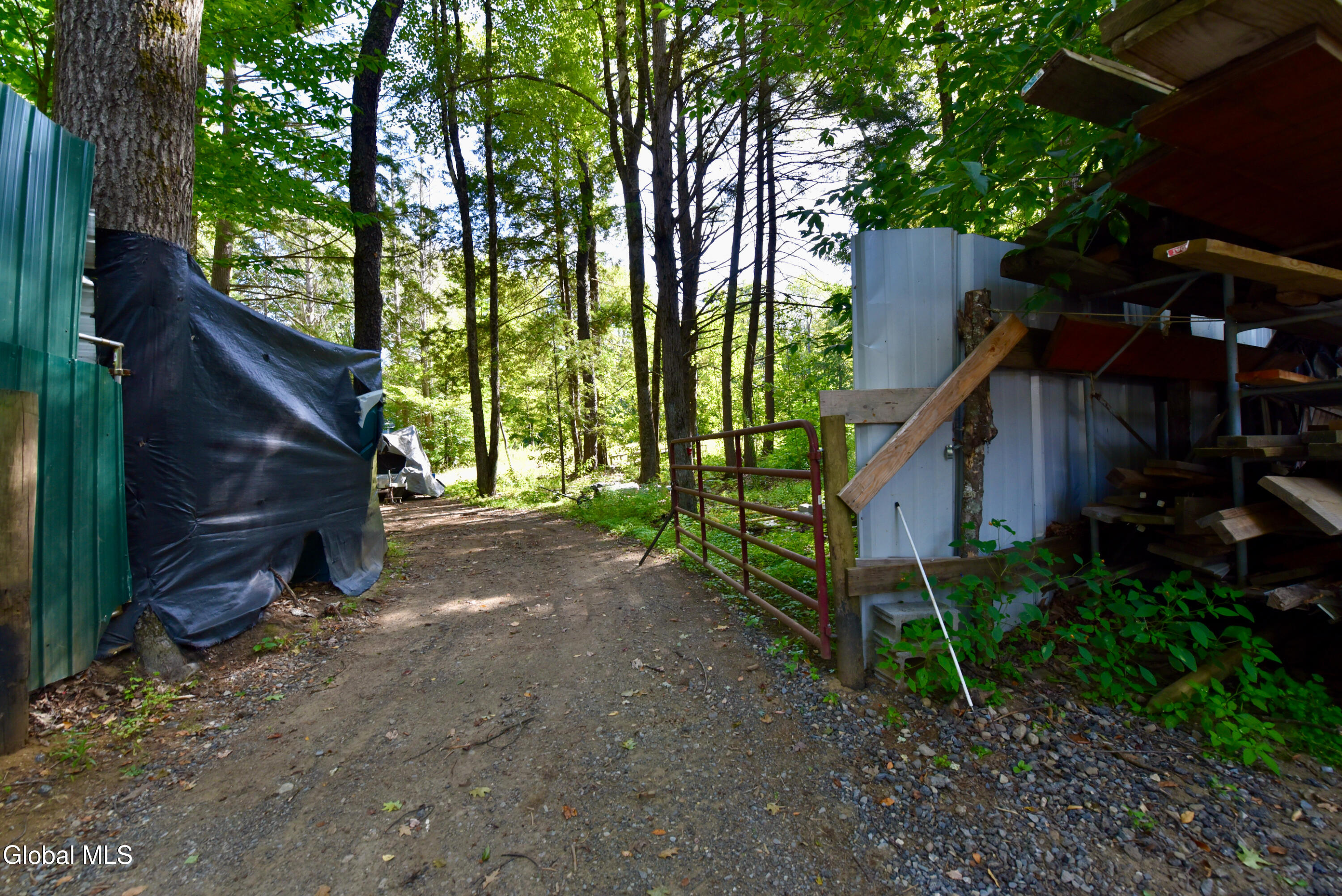 550 N Creek Road