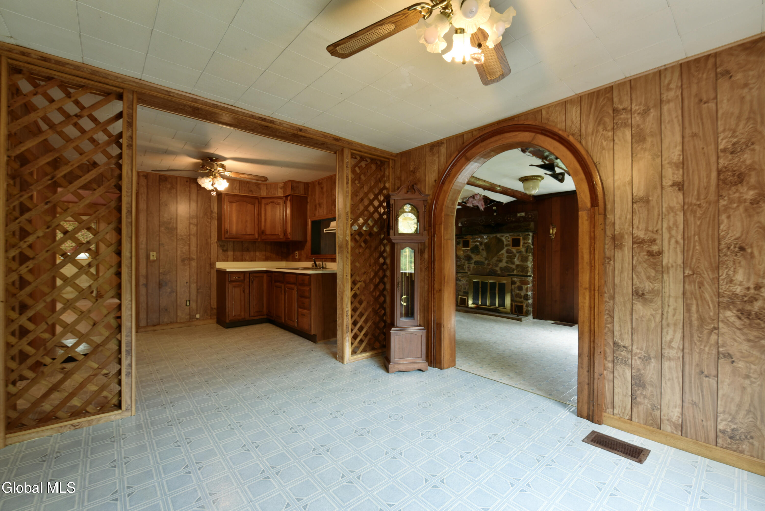 318 Howe Road