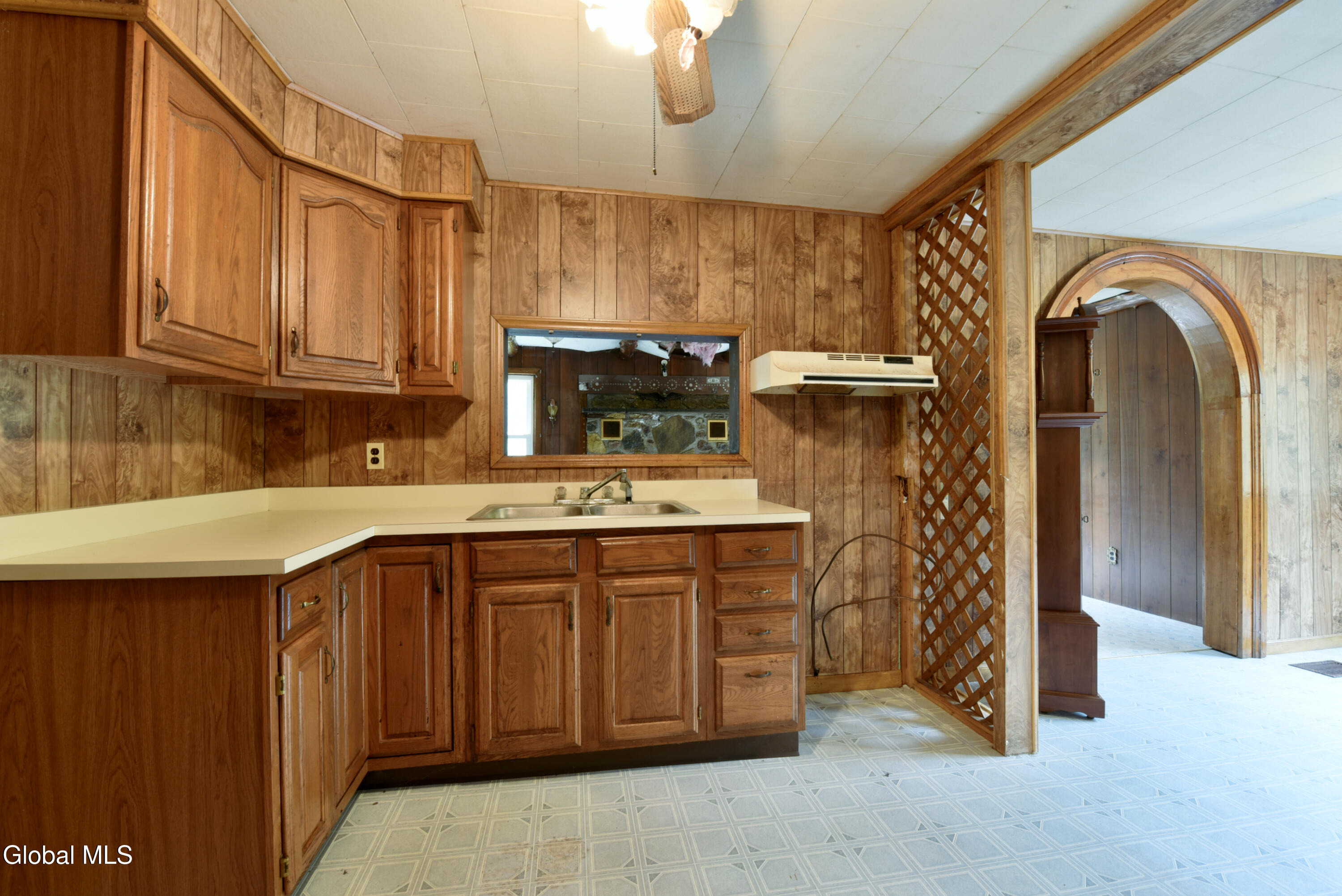 318 Howe Road