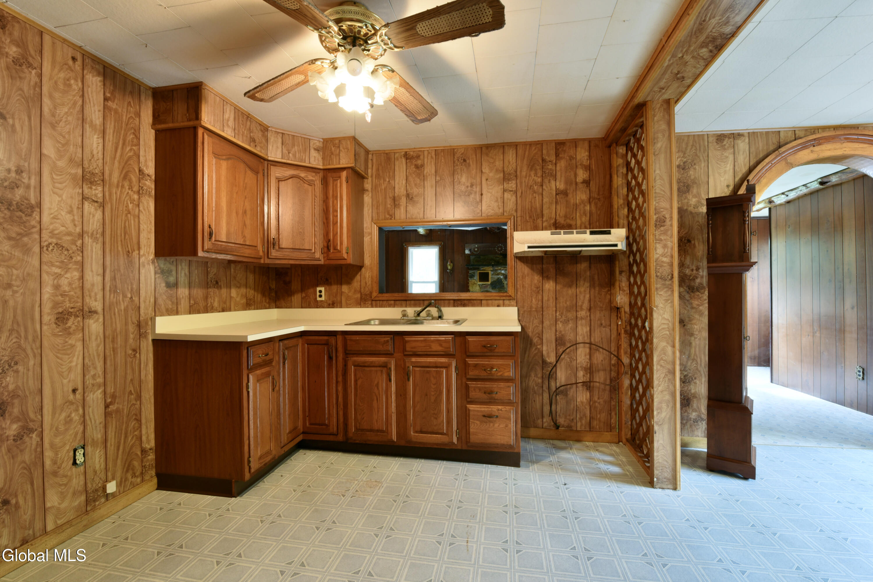 318 Howe Road