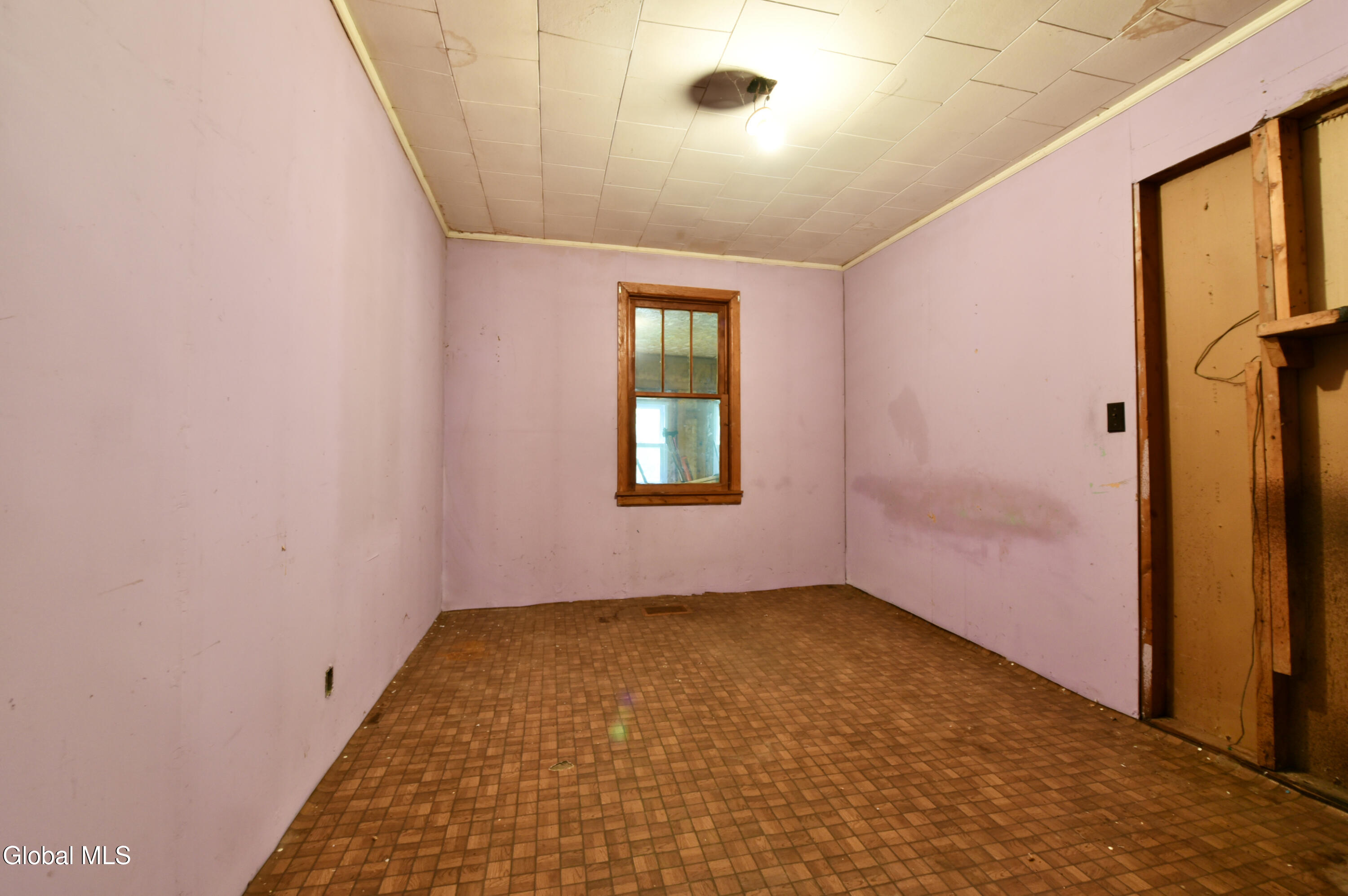 318 Howe Road