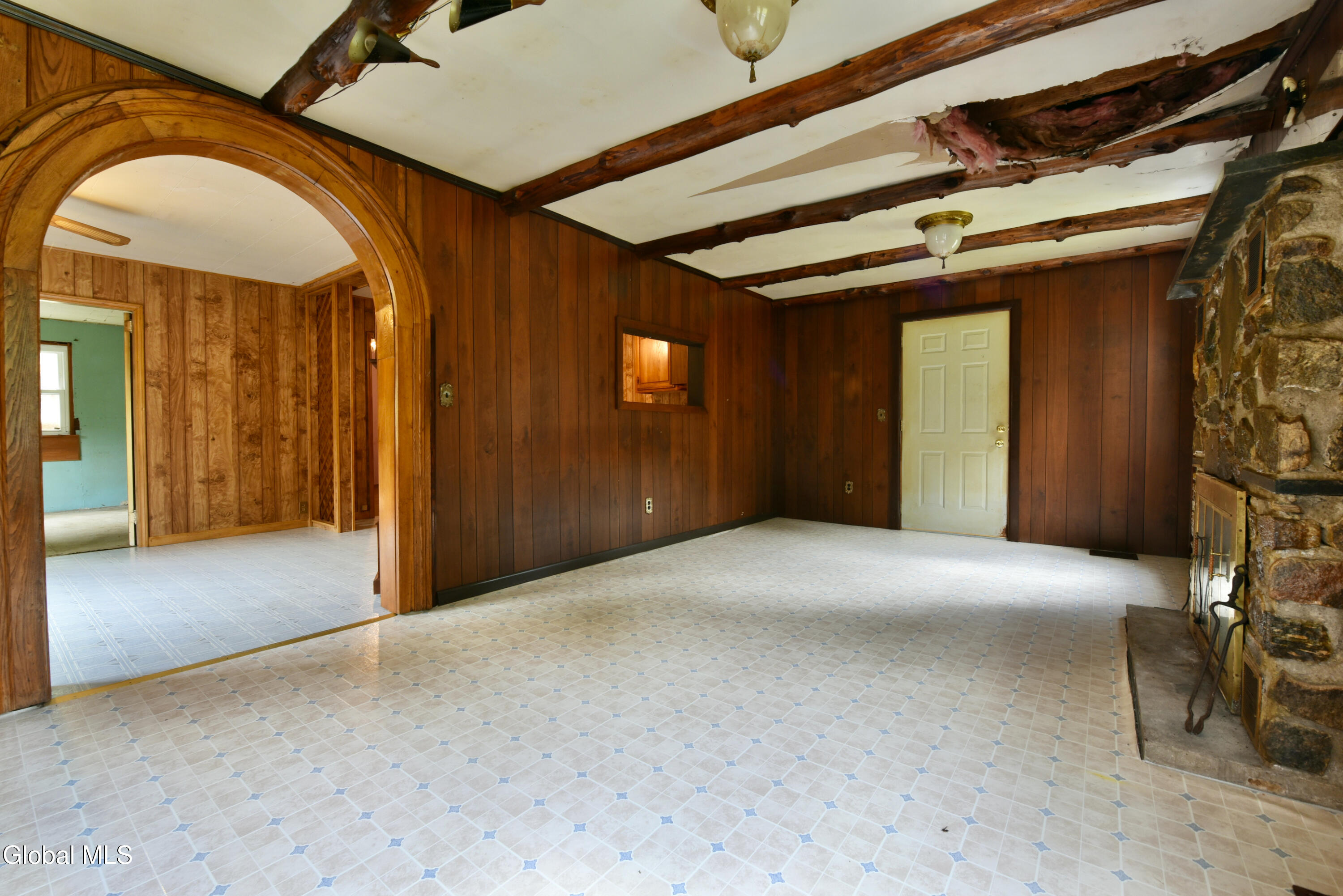 318 Howe Road
