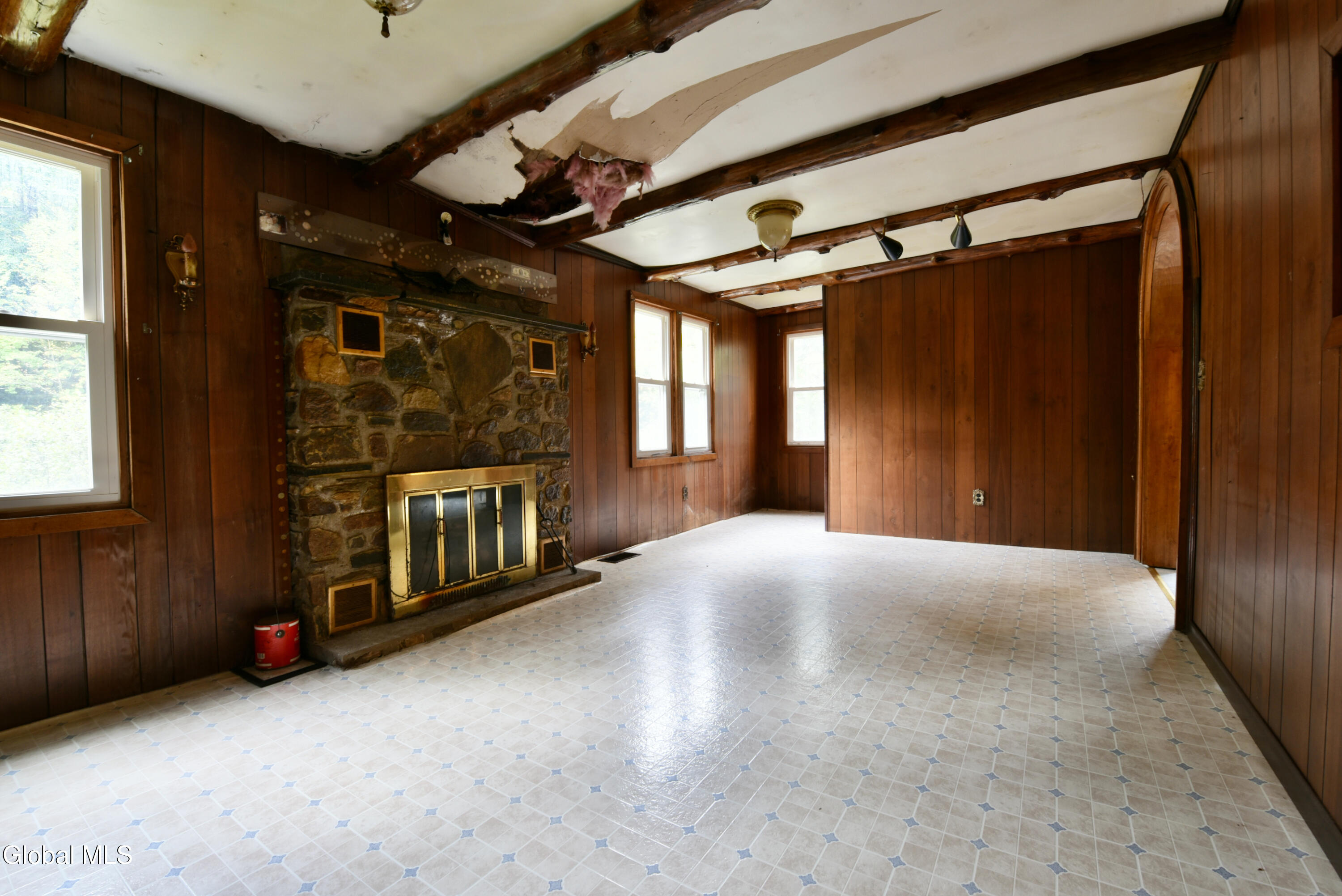 318 Howe Road