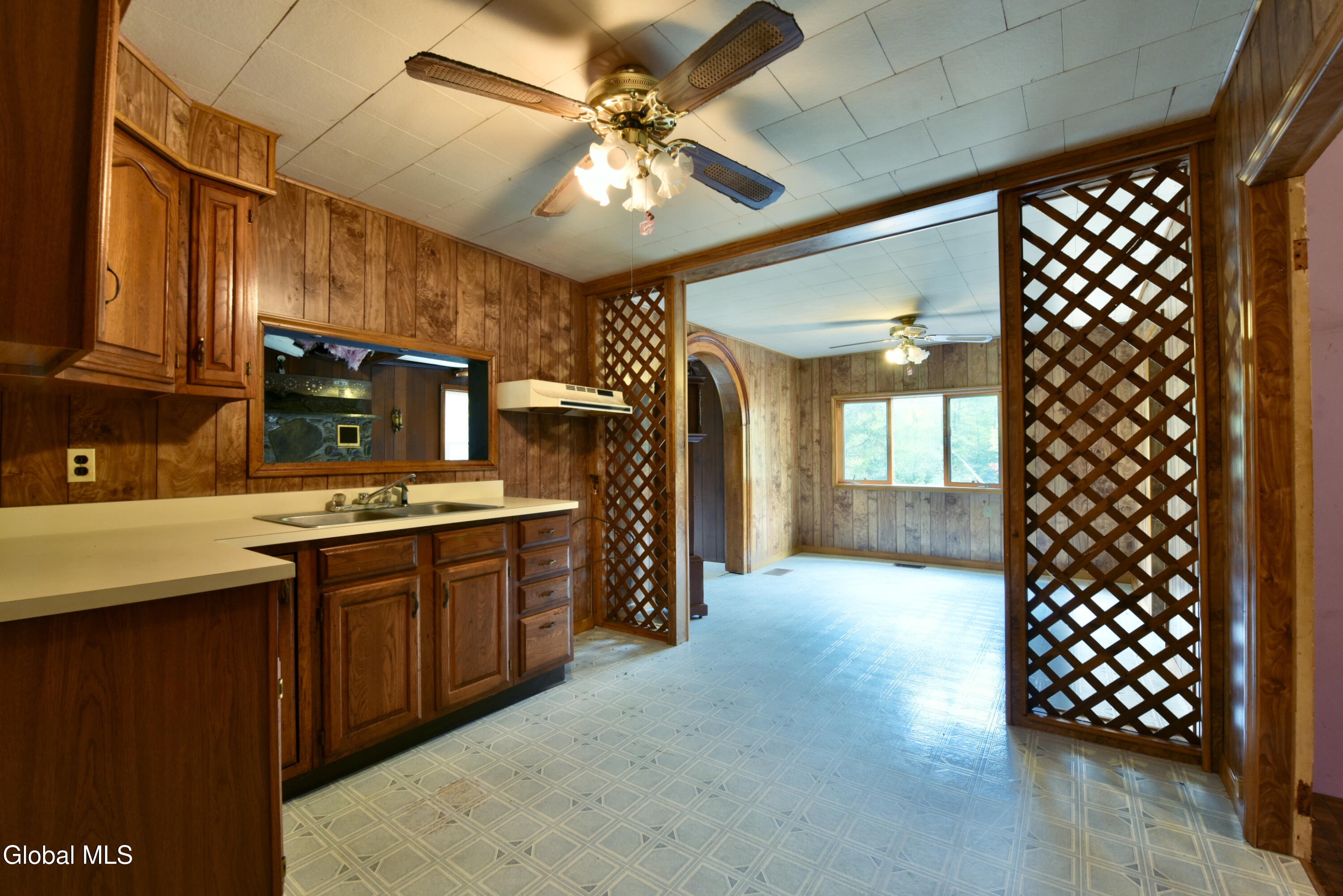 318 Howe Road
