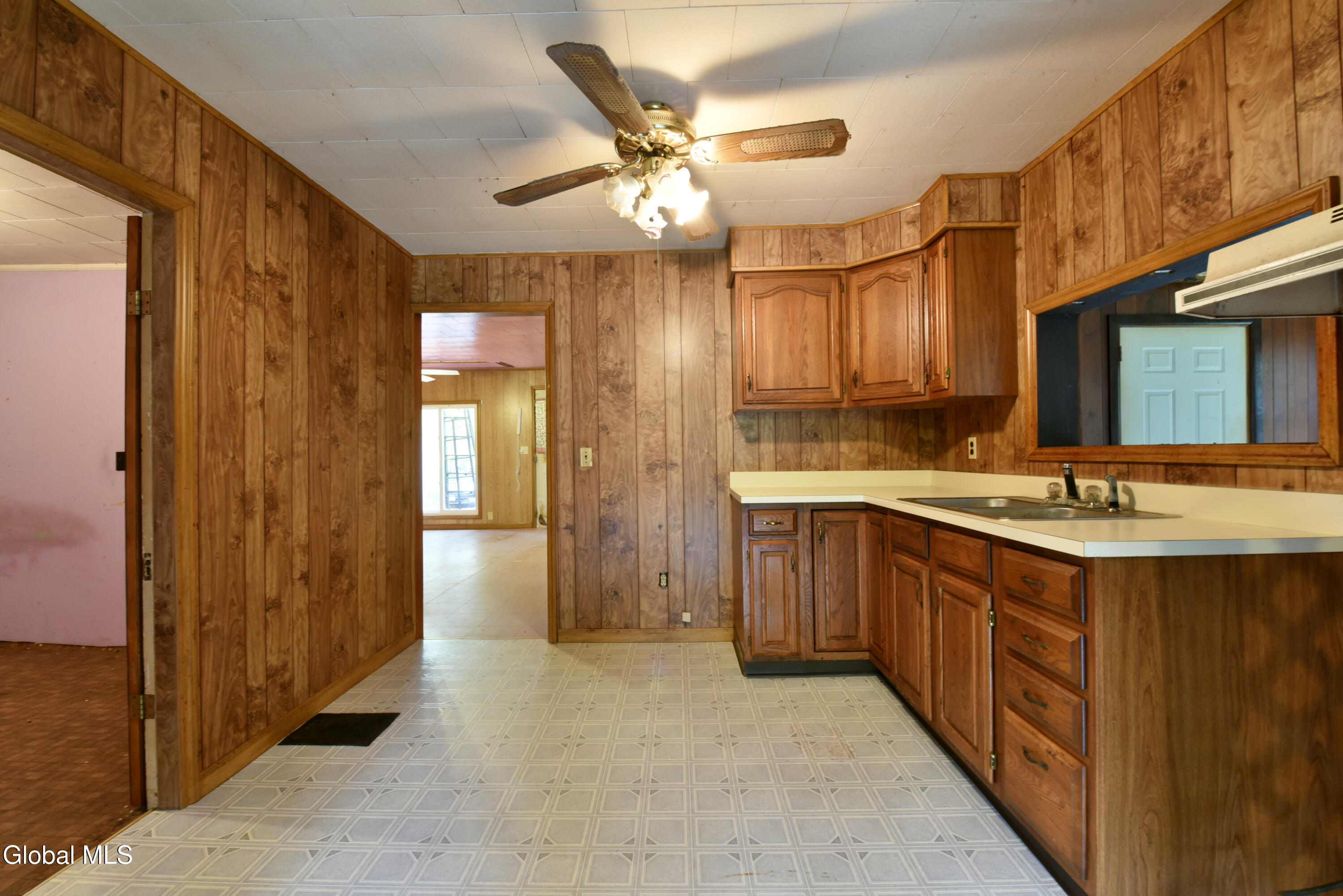318 Howe Road