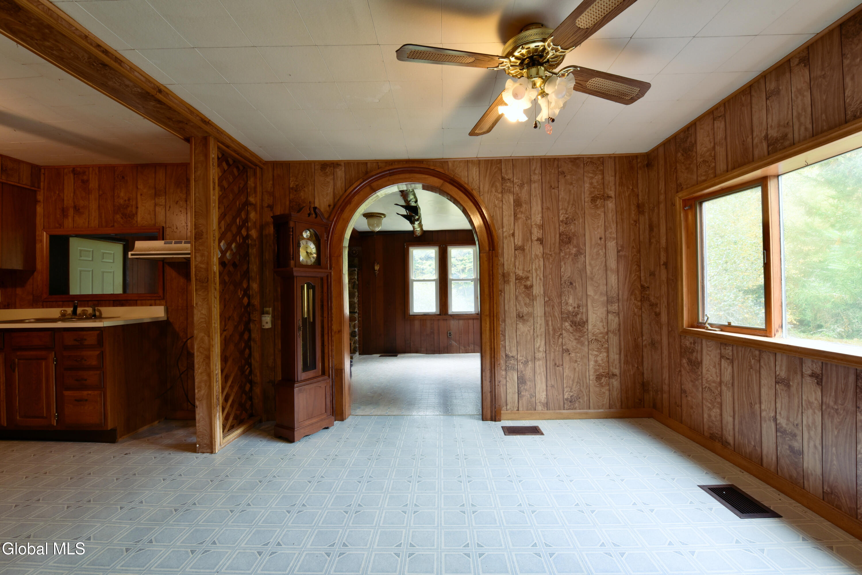 318 Howe Road