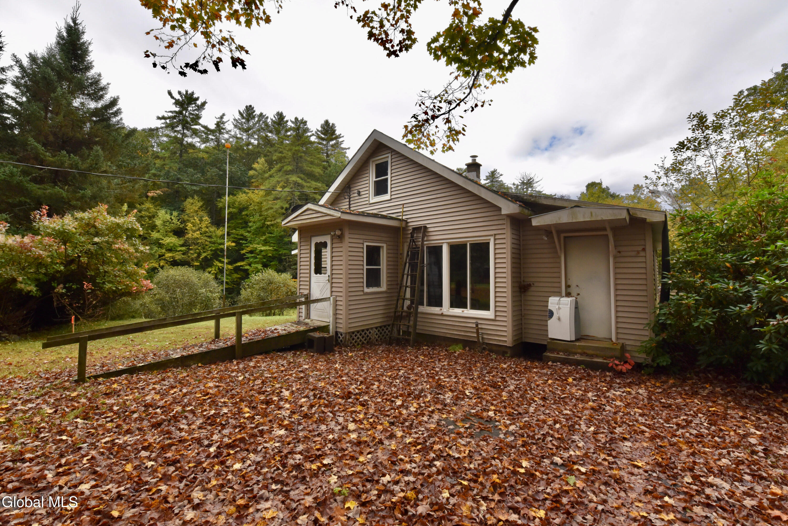 318 Howe Road