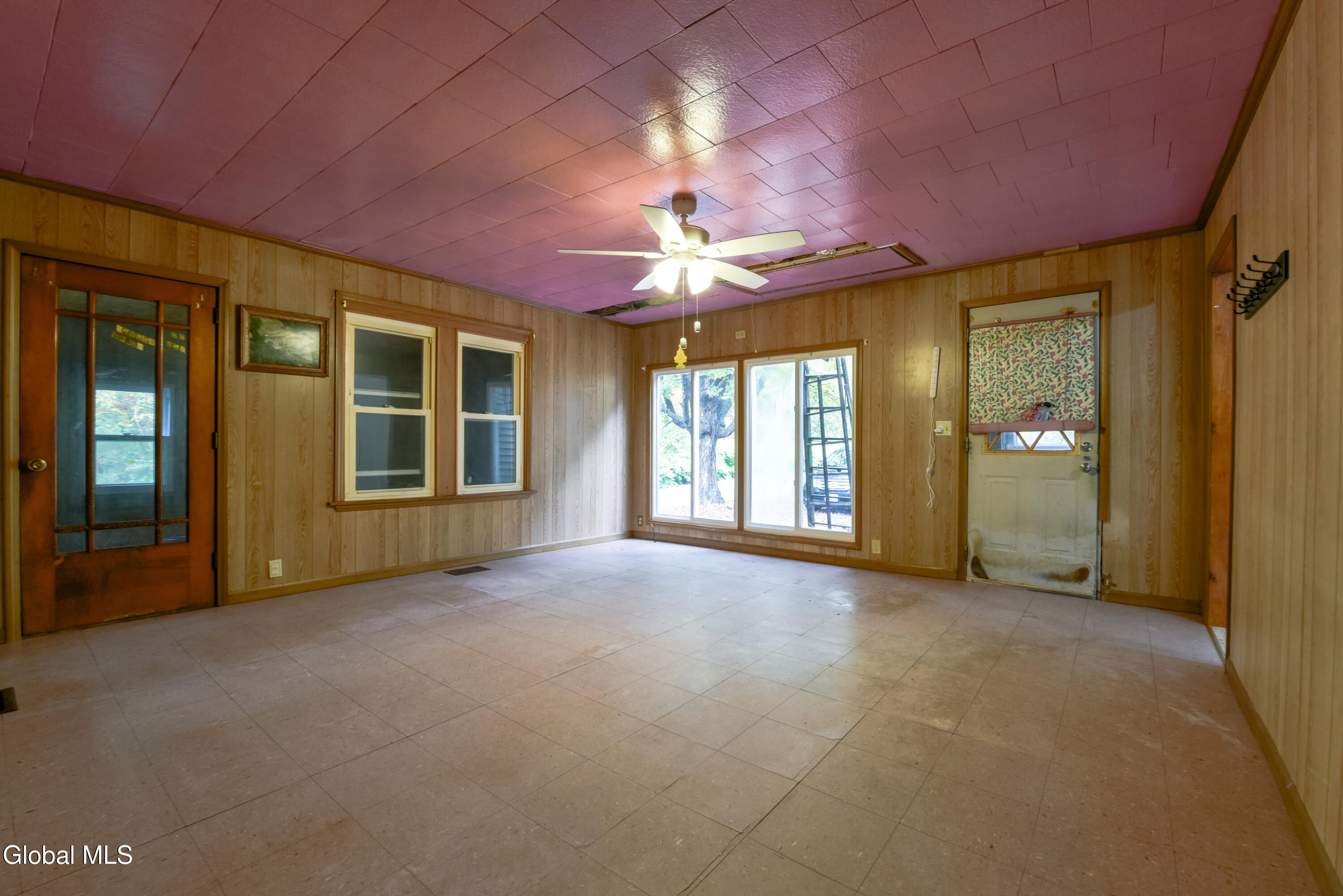 318 Howe Road