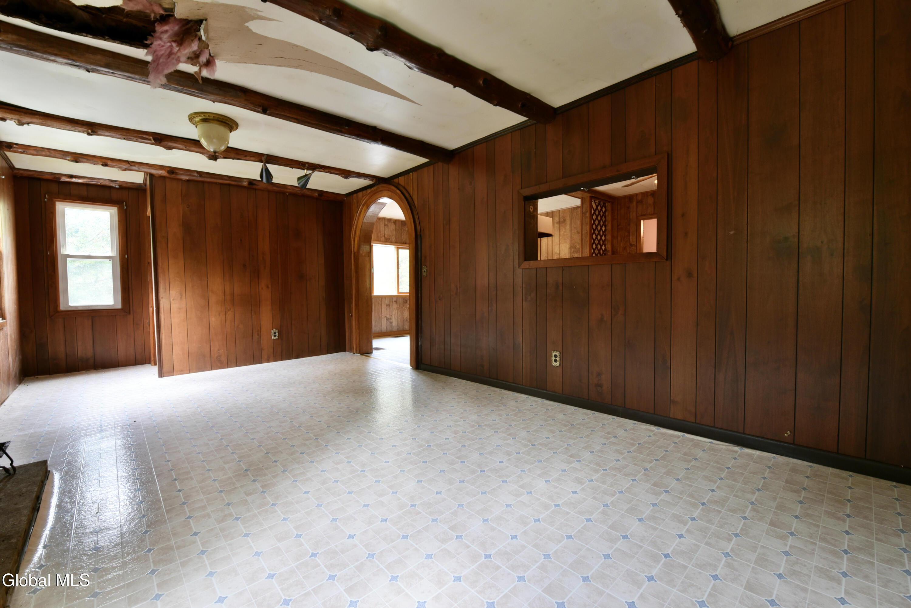 318 Howe Road