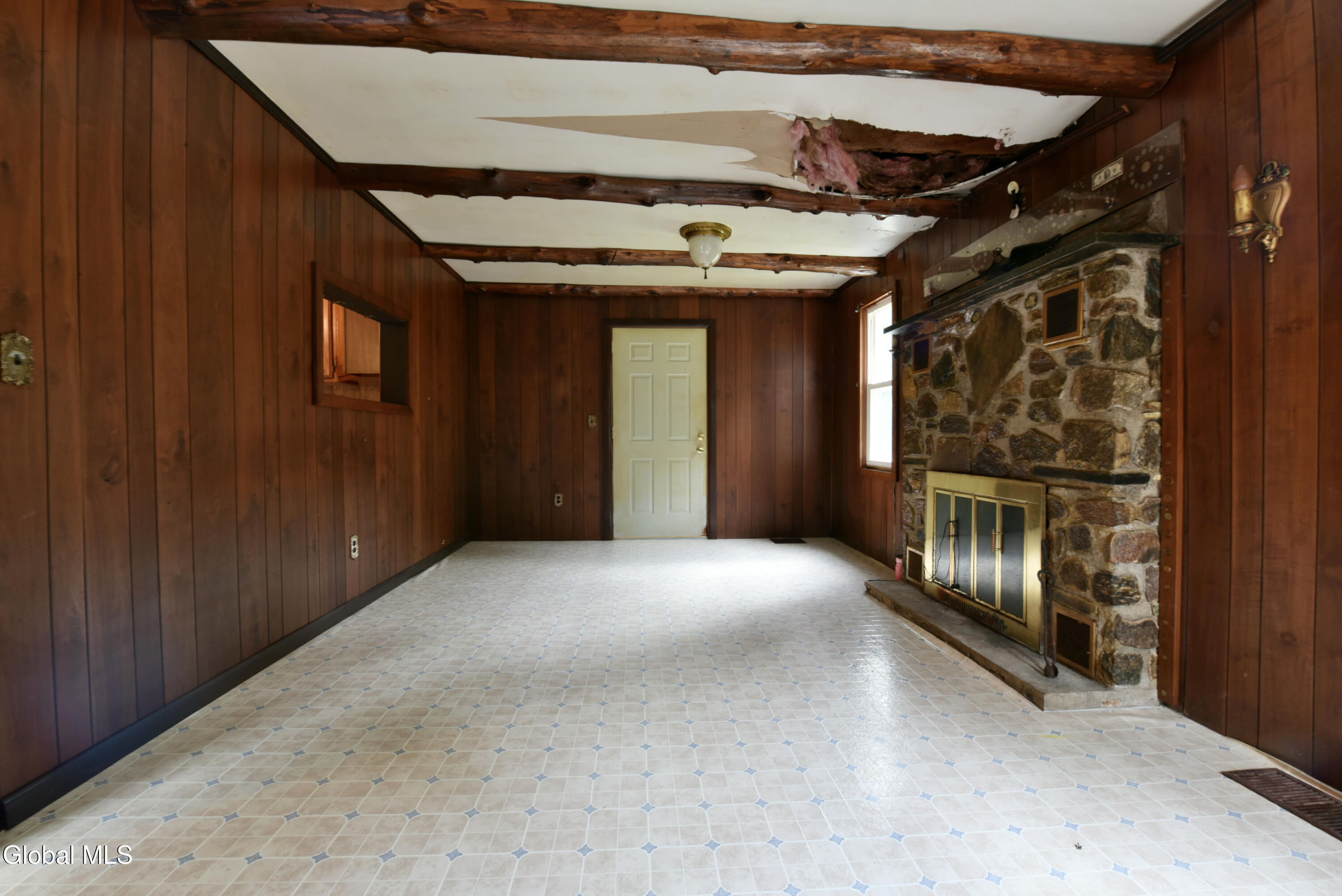 318 Howe Road