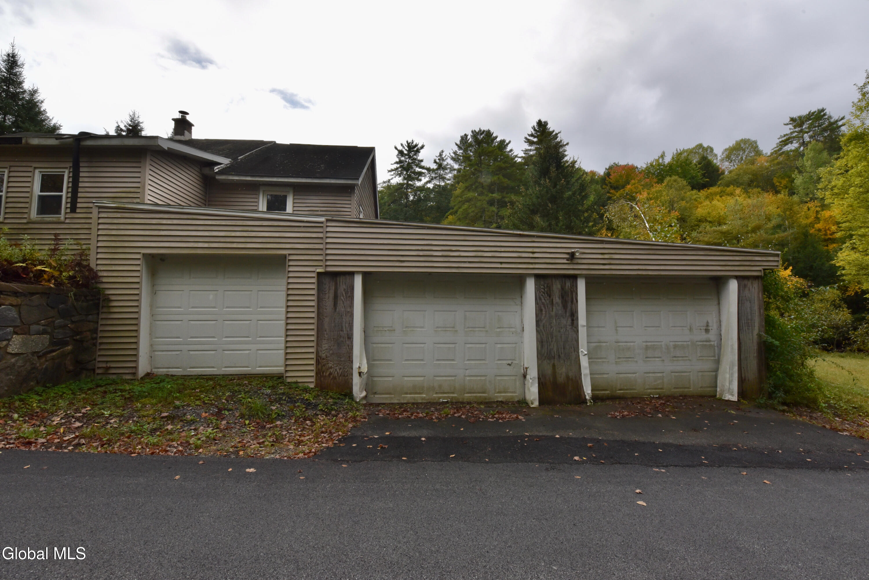 318 Howe Road