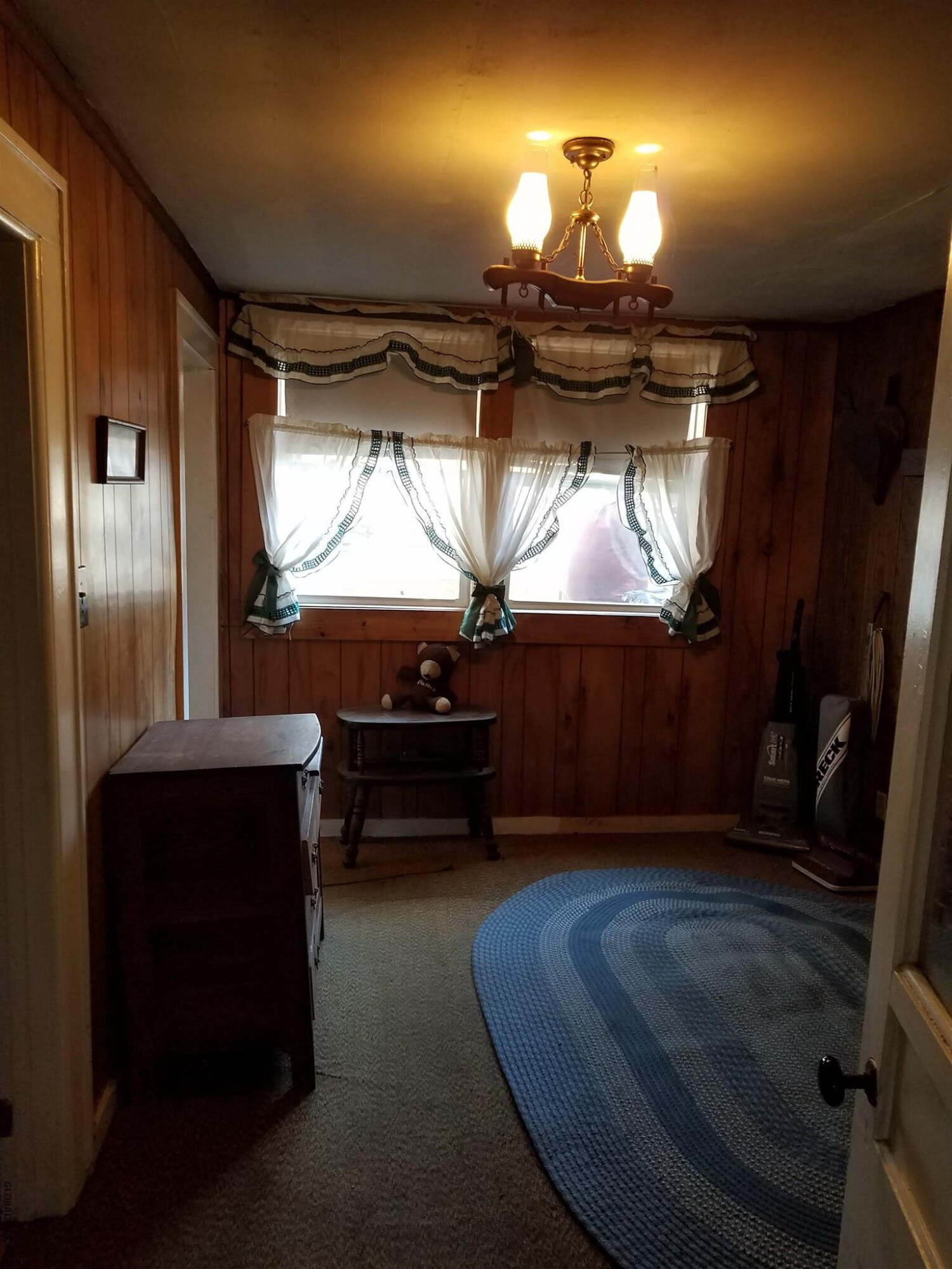 4 DELAVAN Avenue, Greenfield