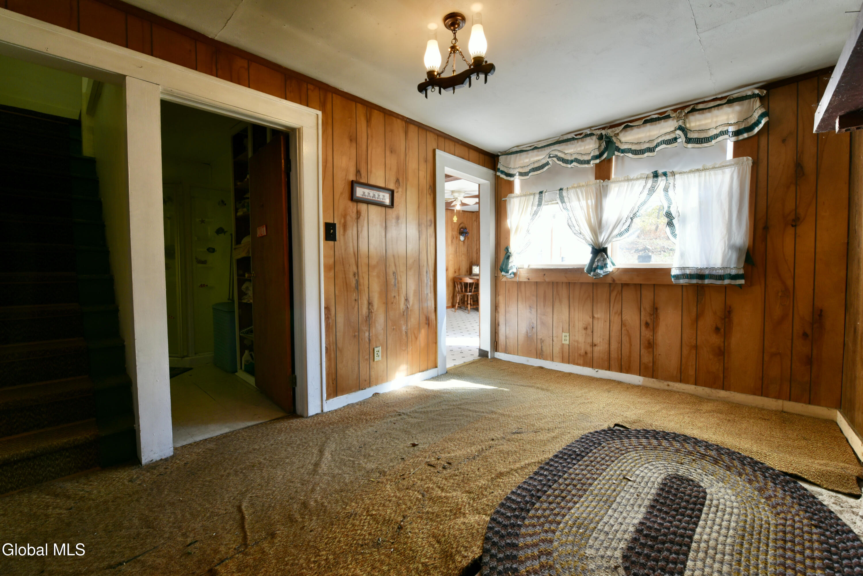 4 DELAVAN Avenue, Greenfield