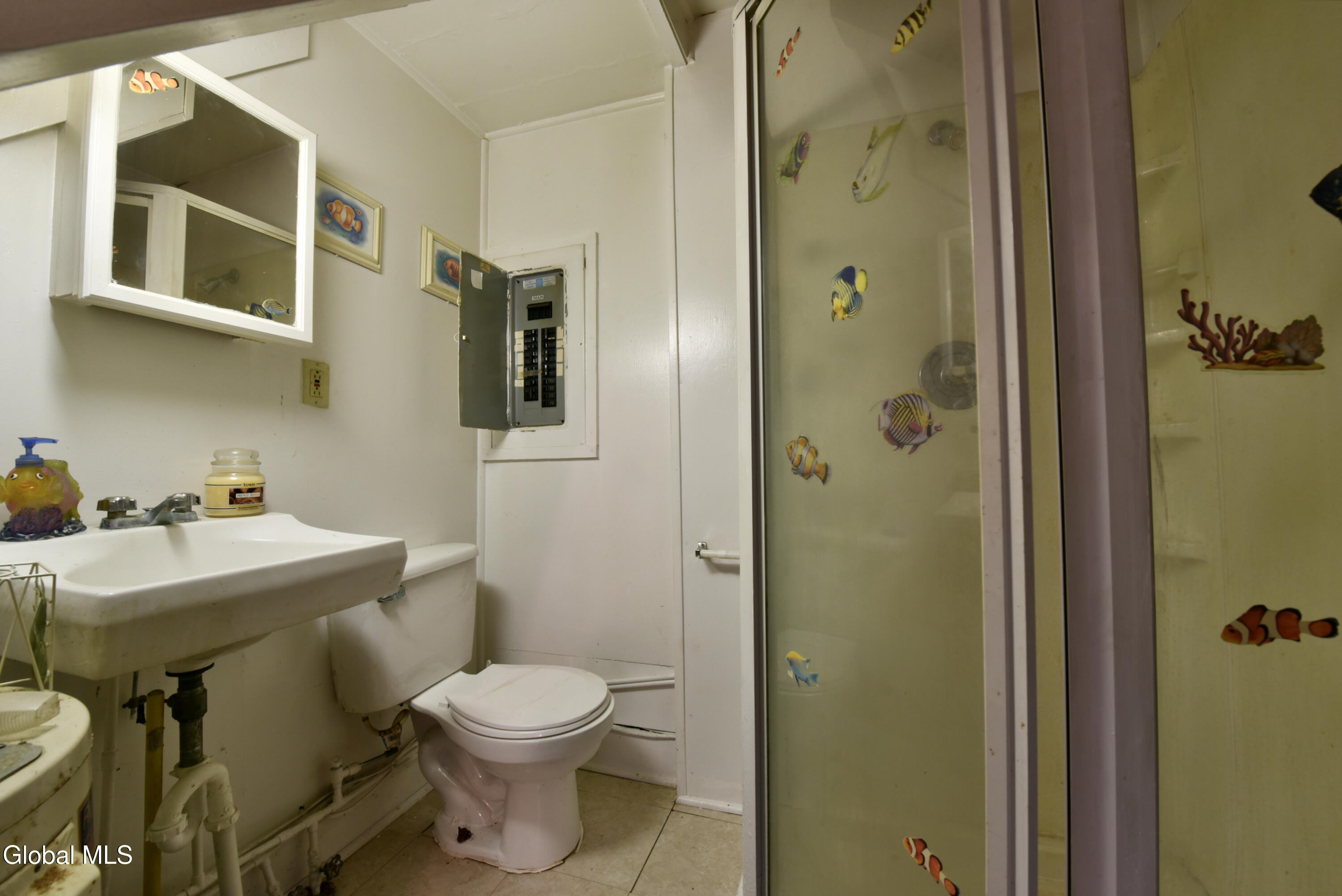 4 DELAVAN Avenue, Greenfield