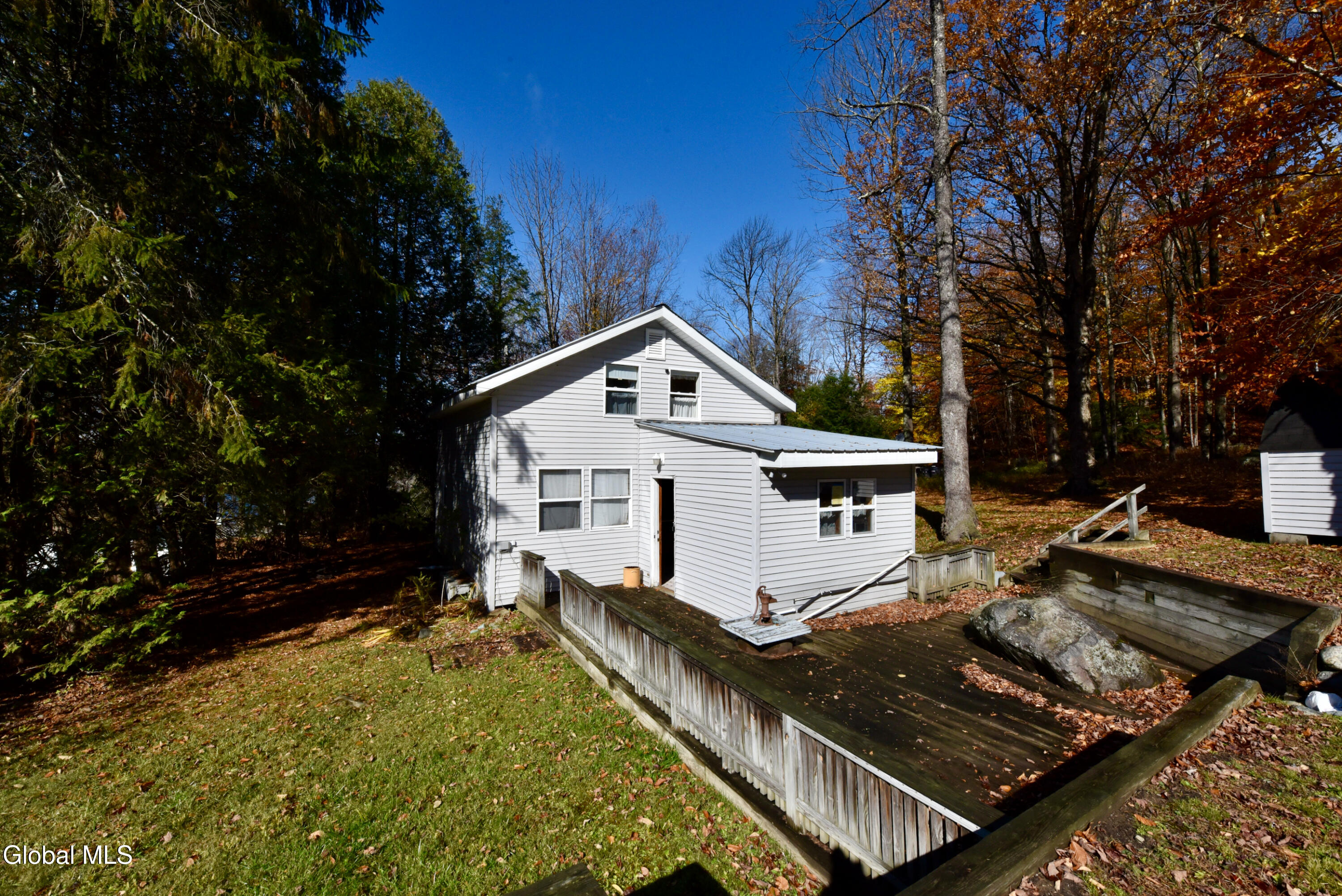 4 DELAVAN Avenue, Greenfield