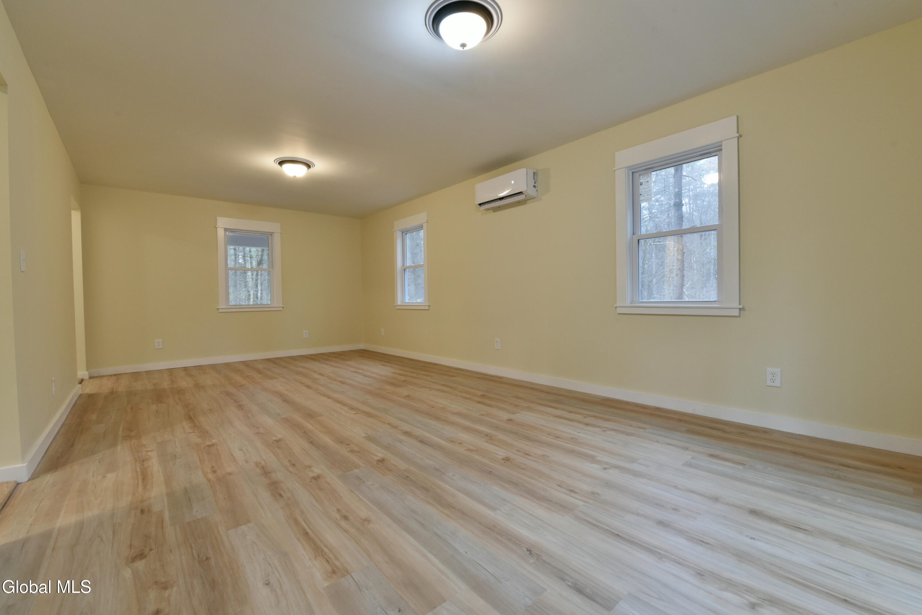 1011 Middleline Road