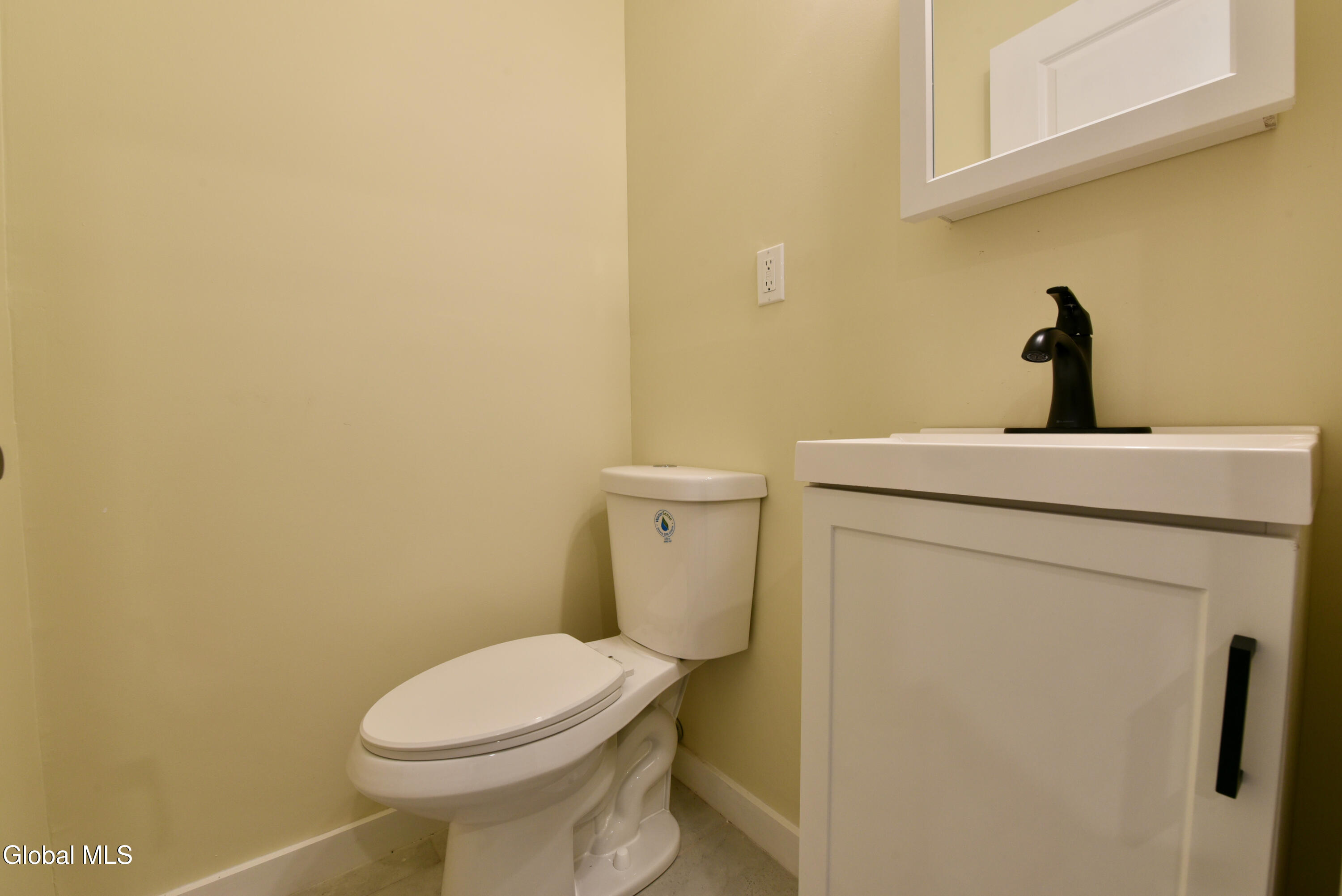 1011 Middleline Road