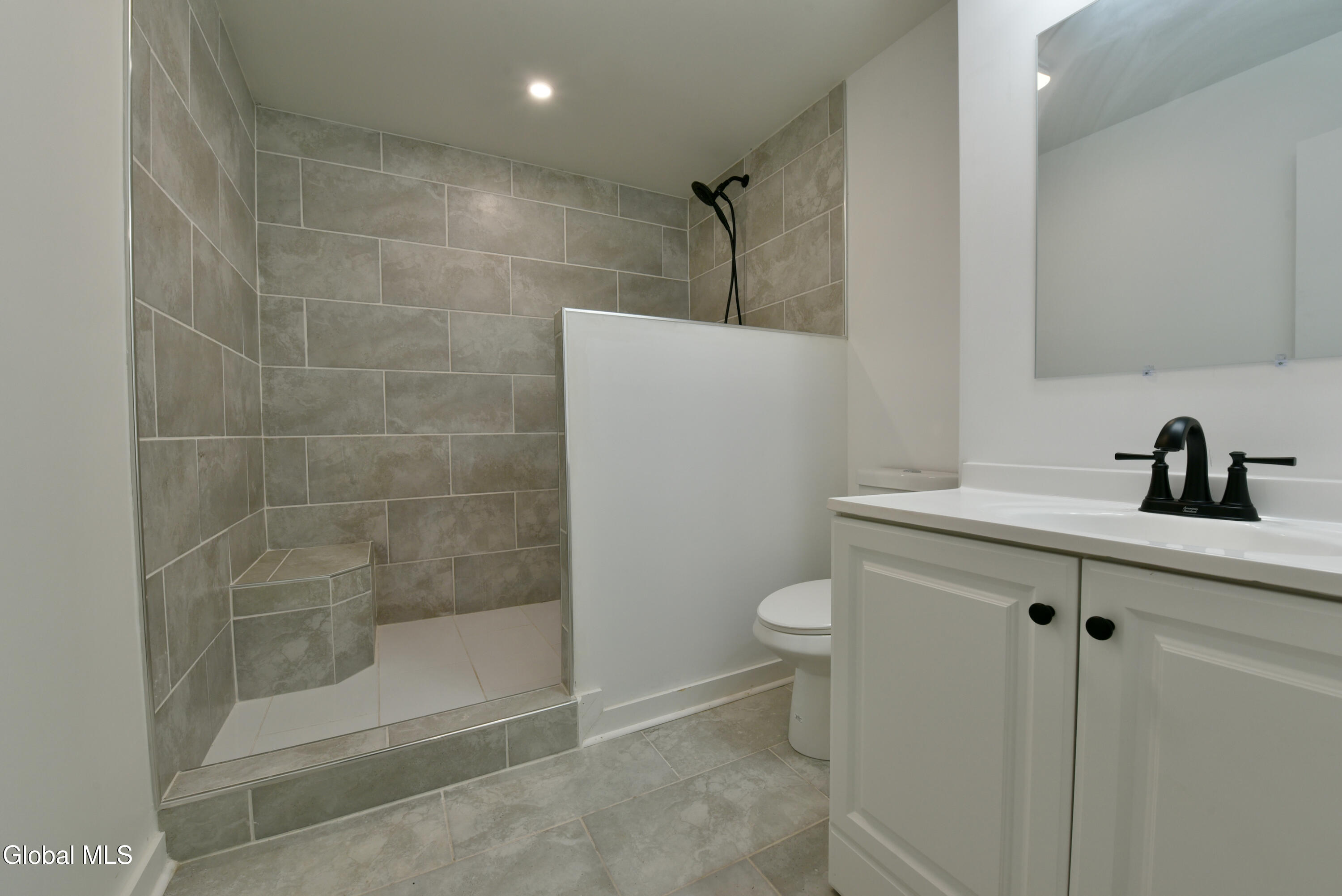 1011 Middleline Road