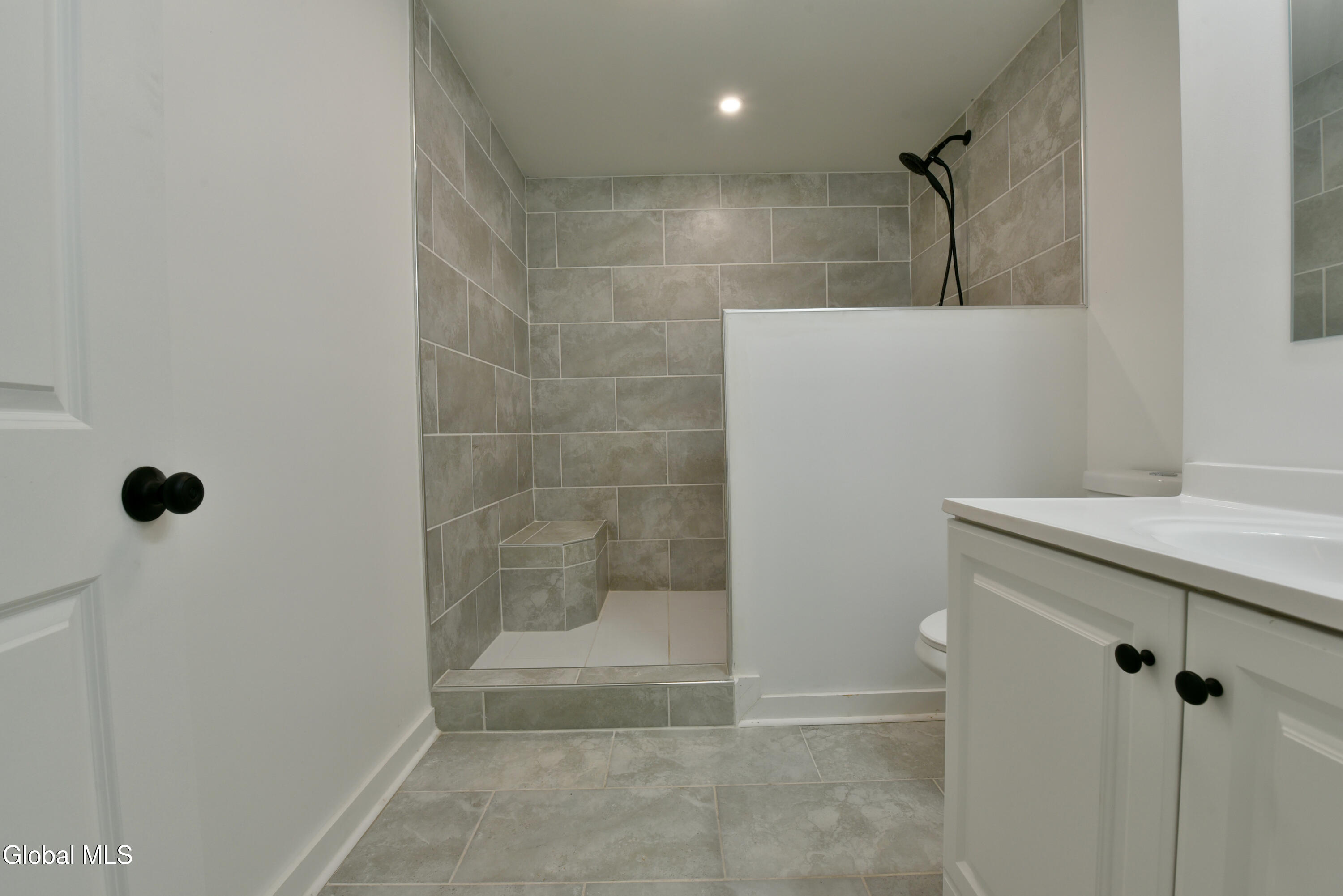 1011 Middleline Road