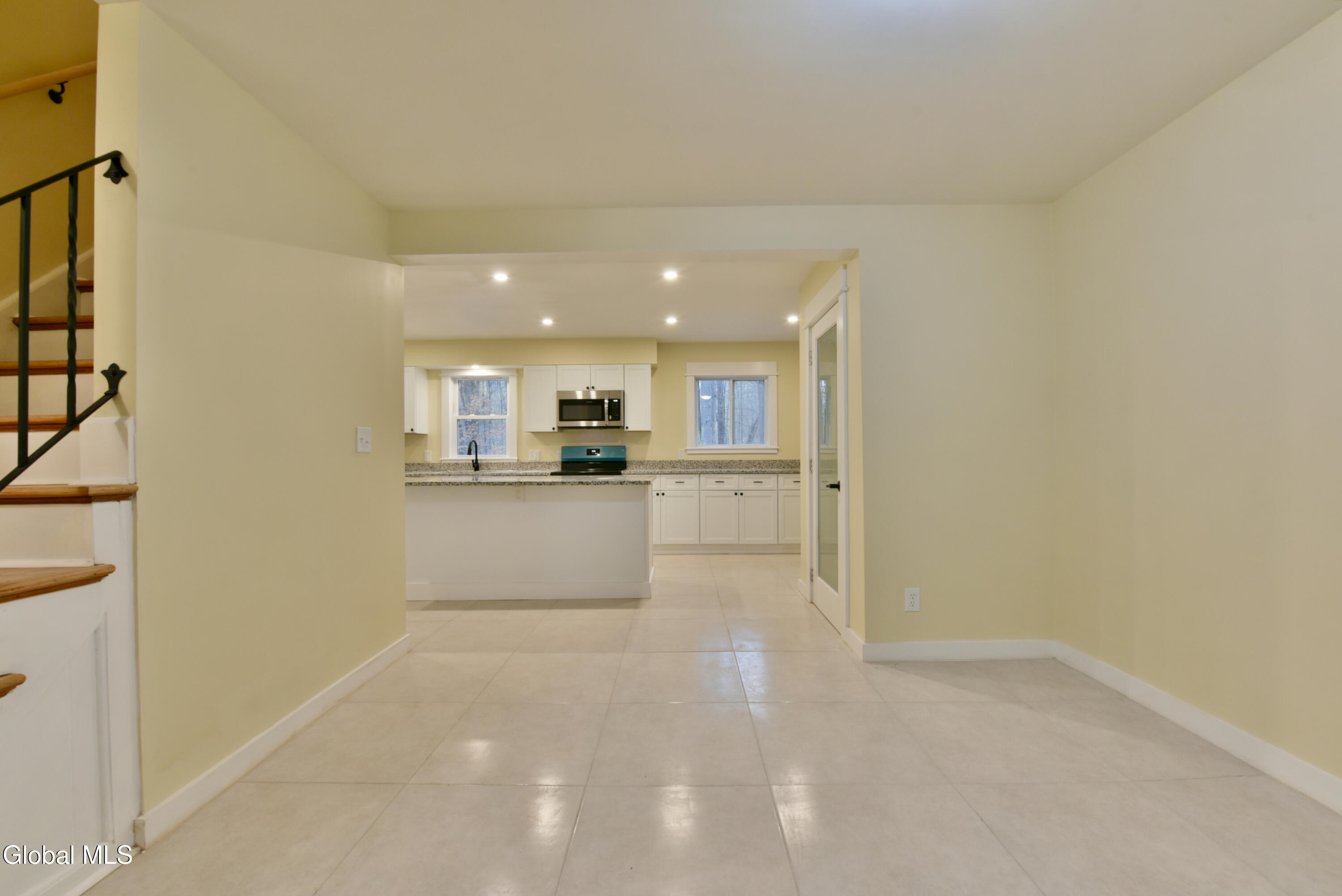 1011 Middleline Road