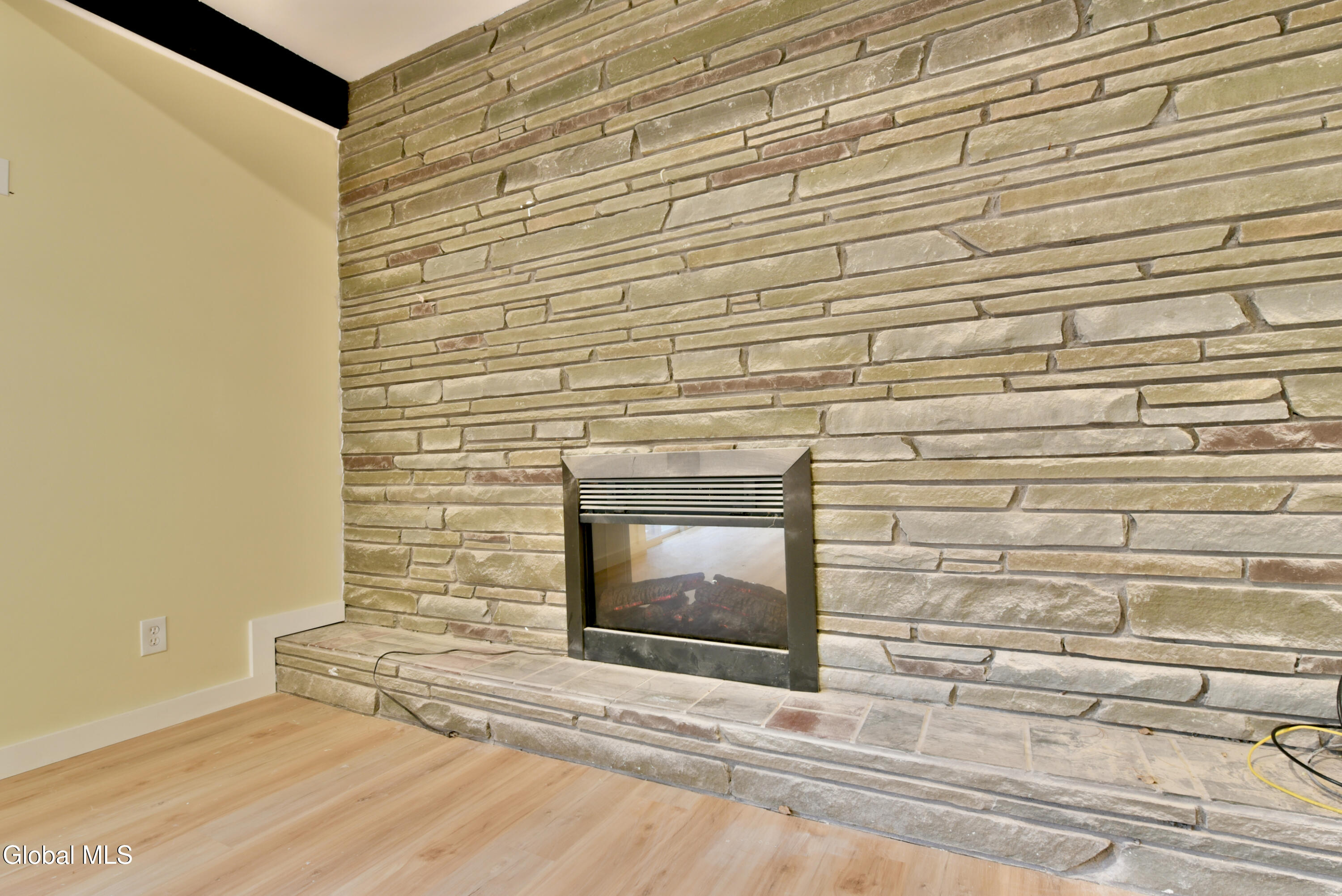 1011 Middleline Road