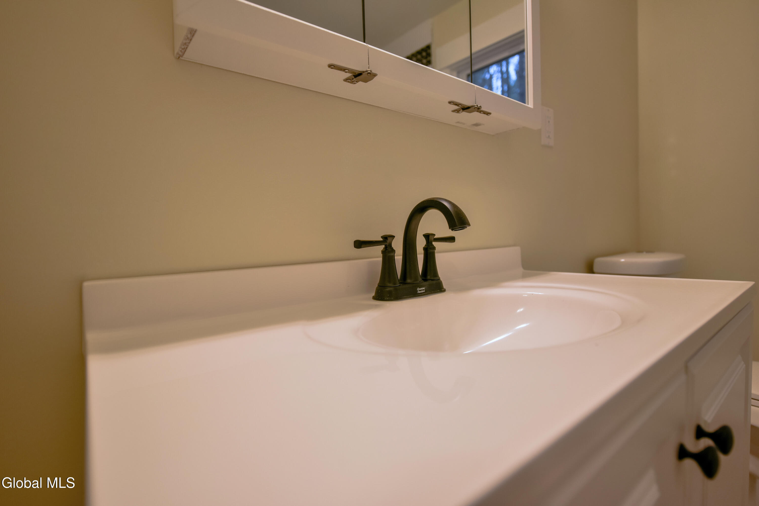 1011 Middleline Road