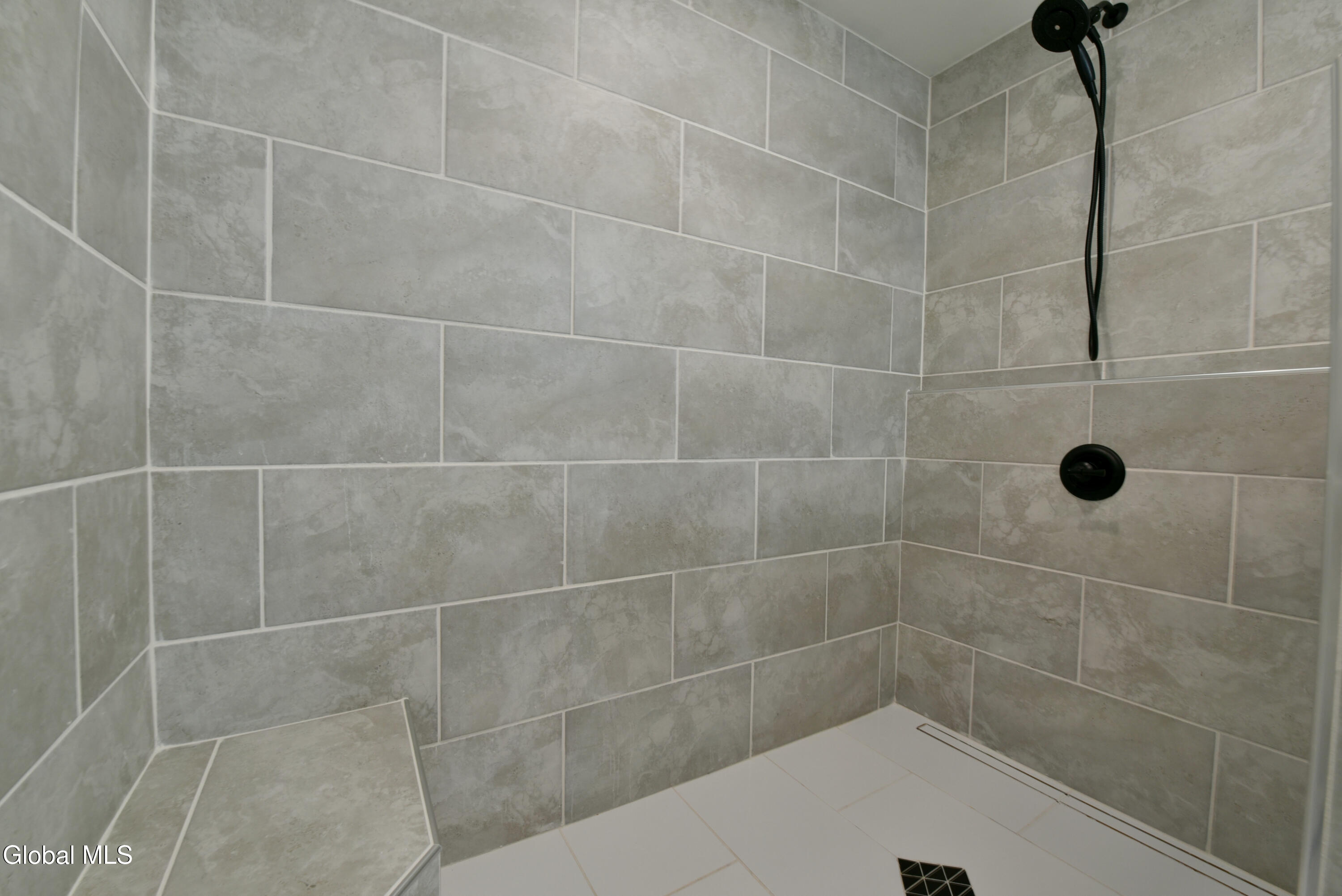 1011 Middleline Road