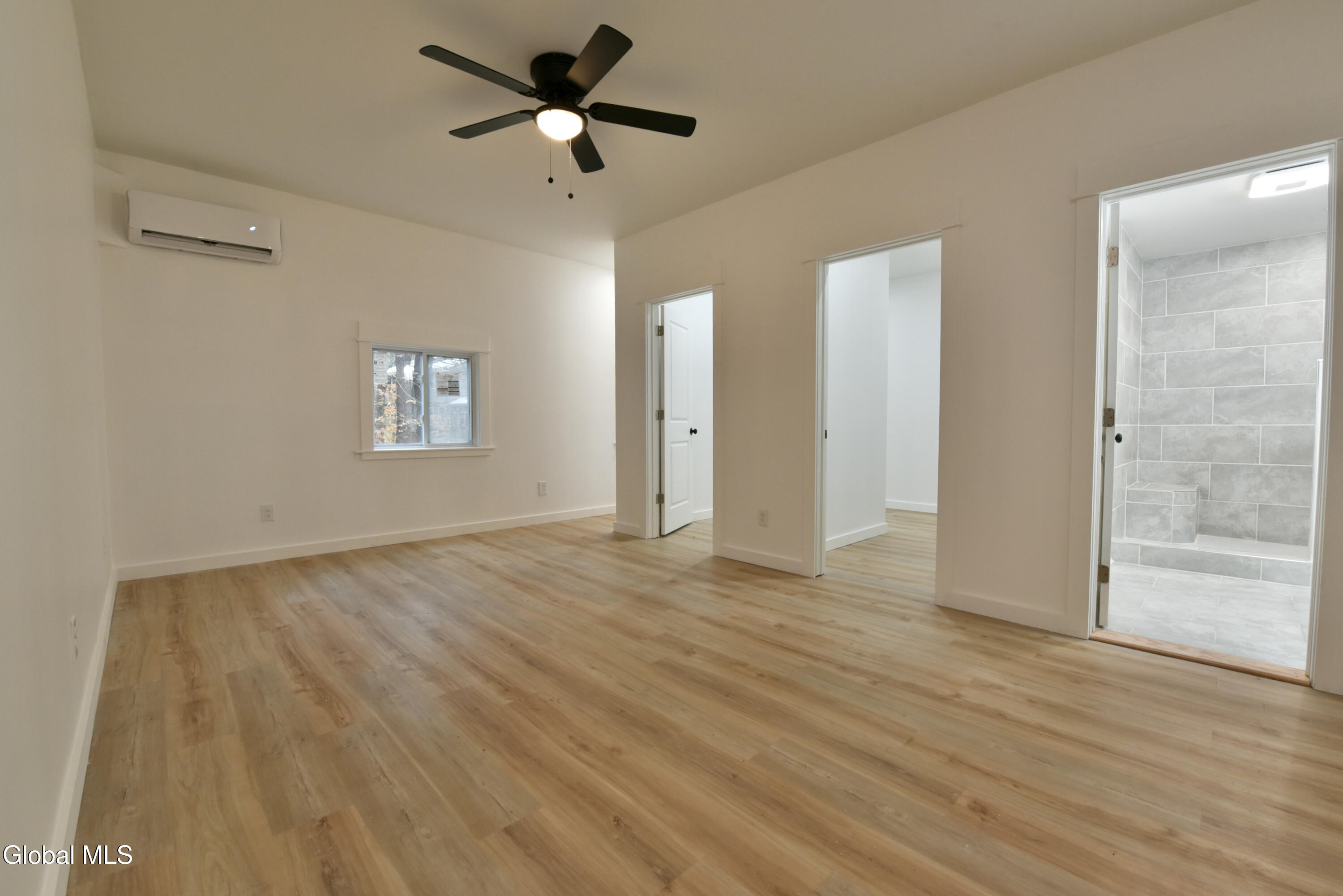 1011 Middleline Road