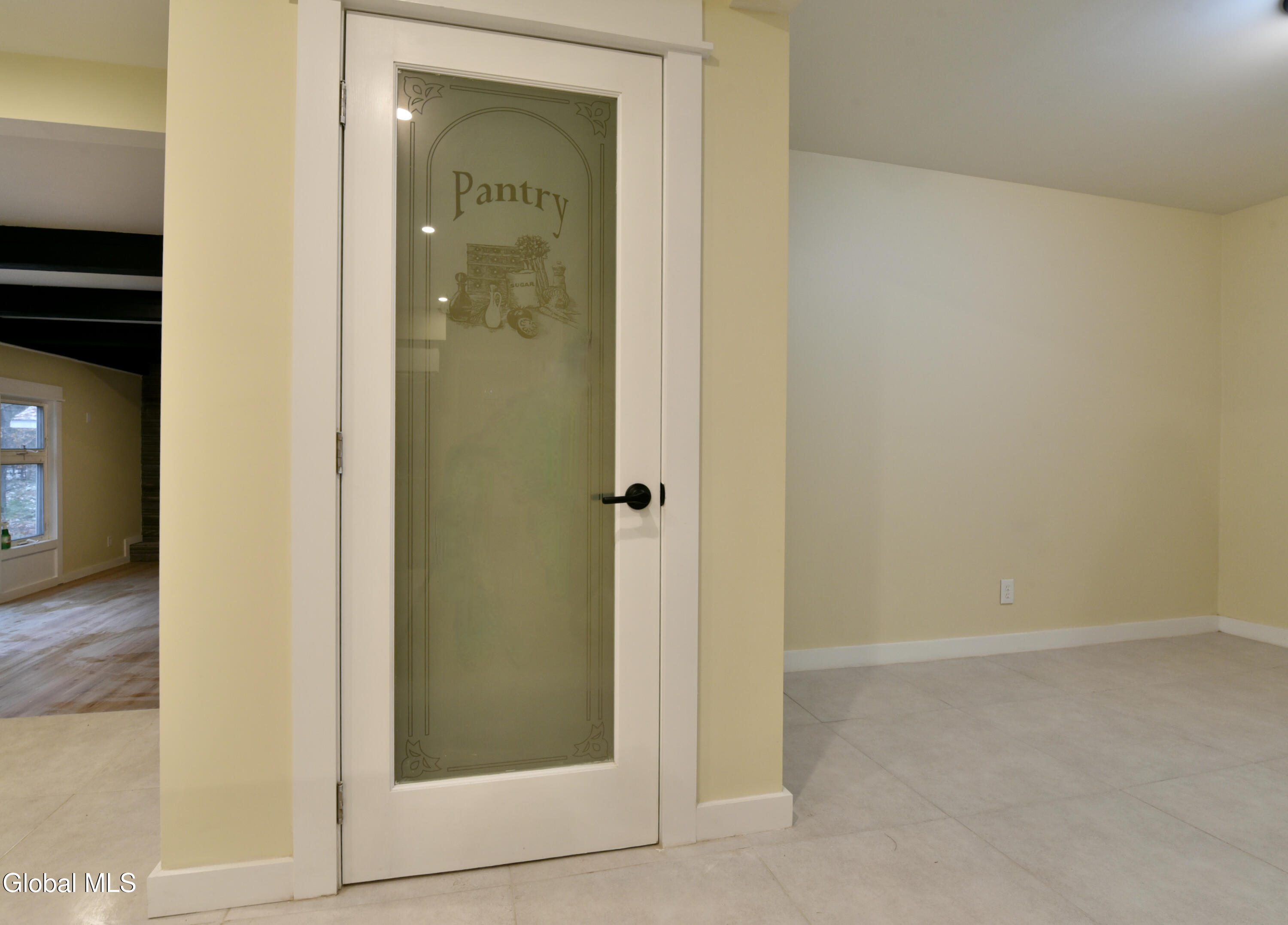 1011 Middleline Road