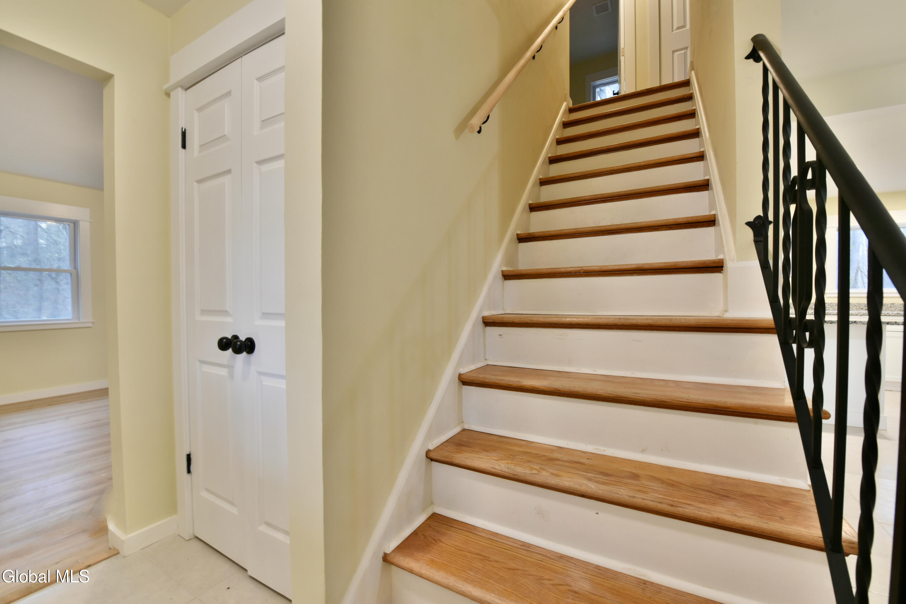 1011 Middleline Road