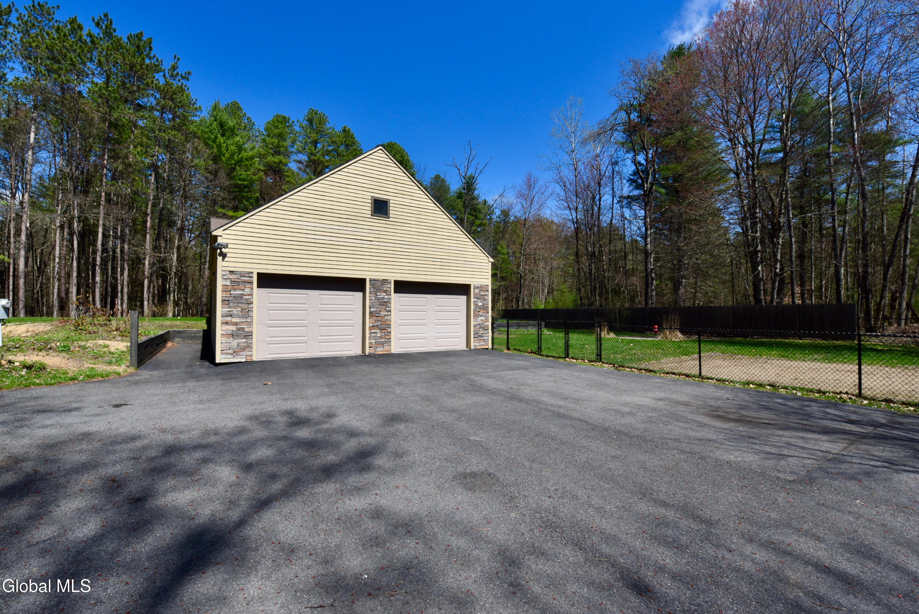 321 Ruggles Road
